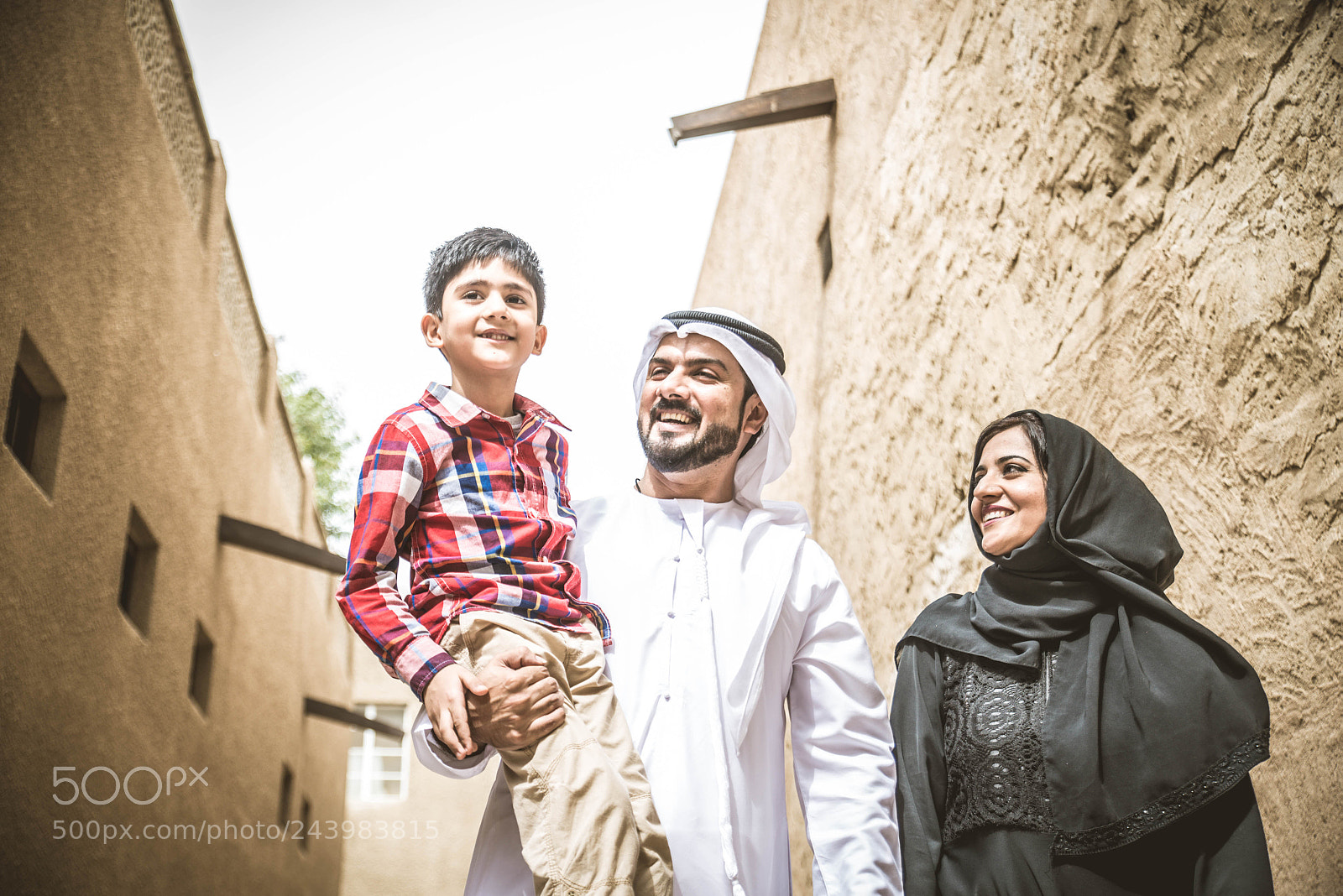Nikon D610 sample photo. Arabian family photography
