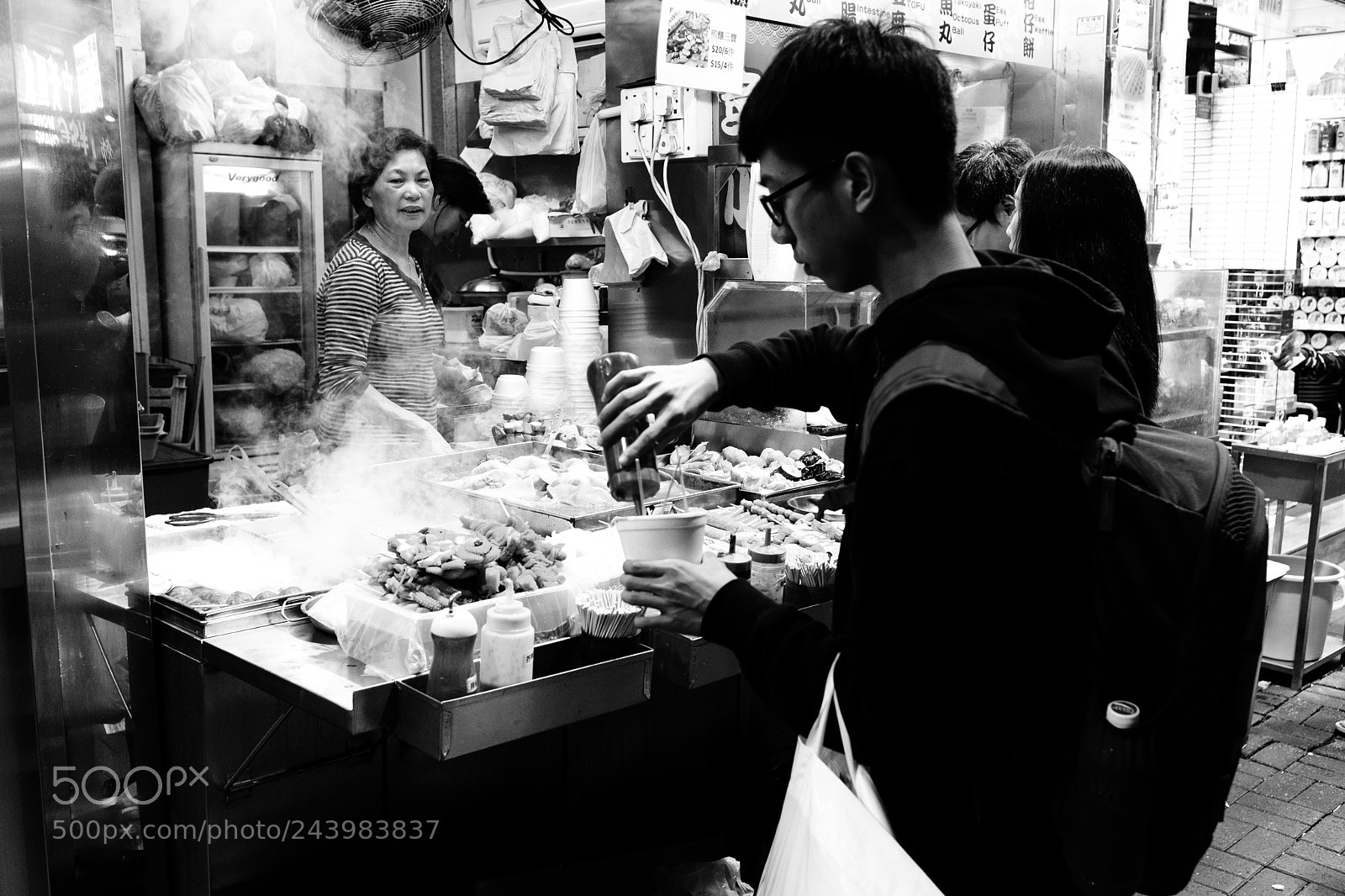 Fujifilm X100F sample photo. Street food/sauce photography