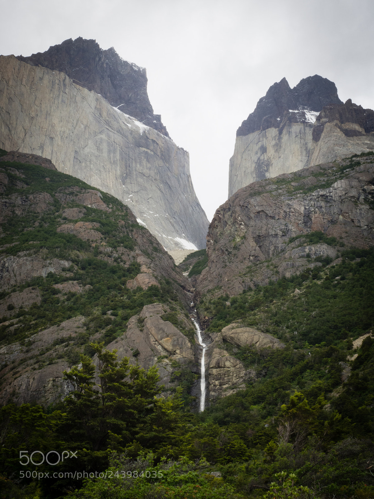 Olympus OM-D E-M10 III sample photo. Torres del paine photography