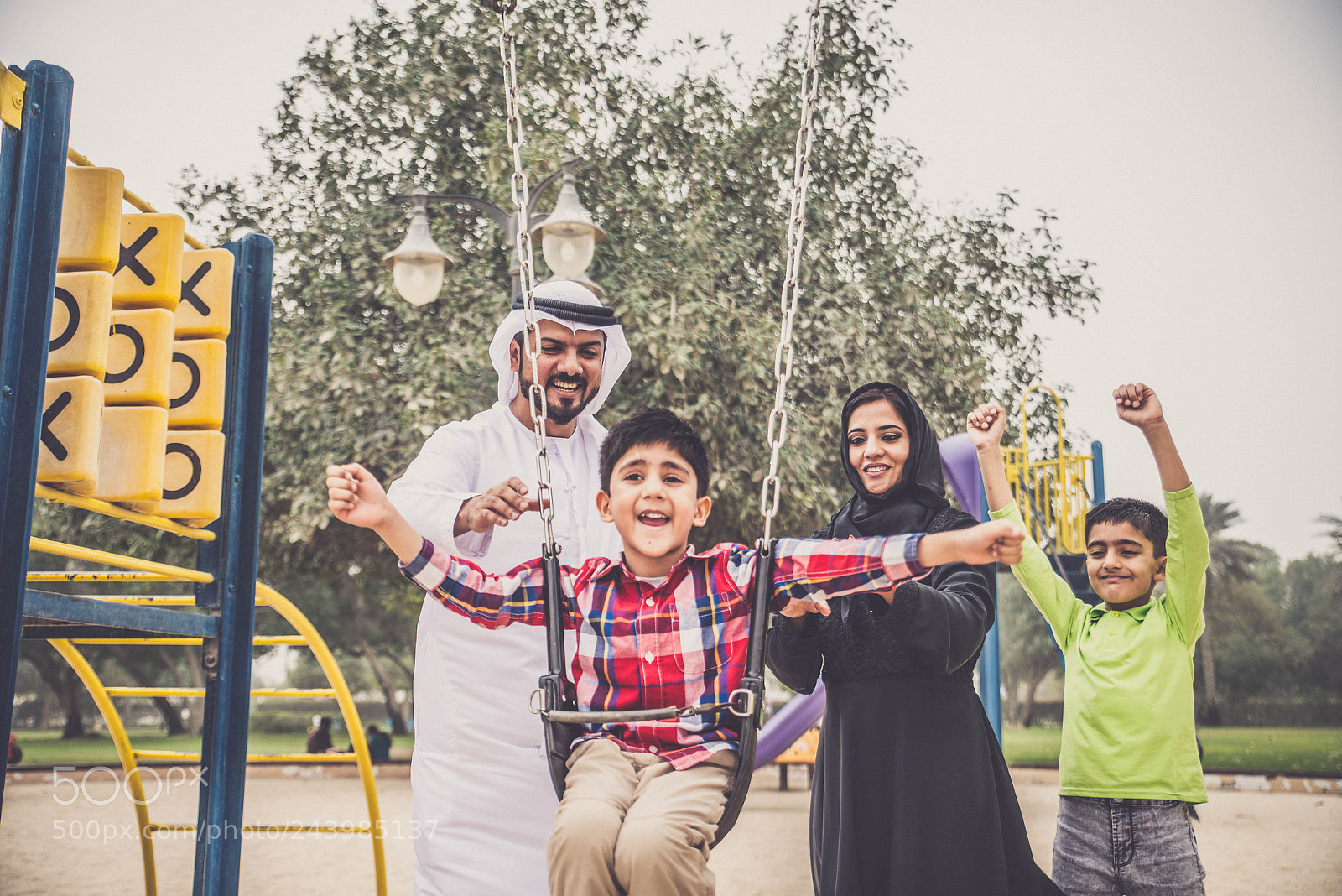 Nikon D610 sample photo. Arabian family photography