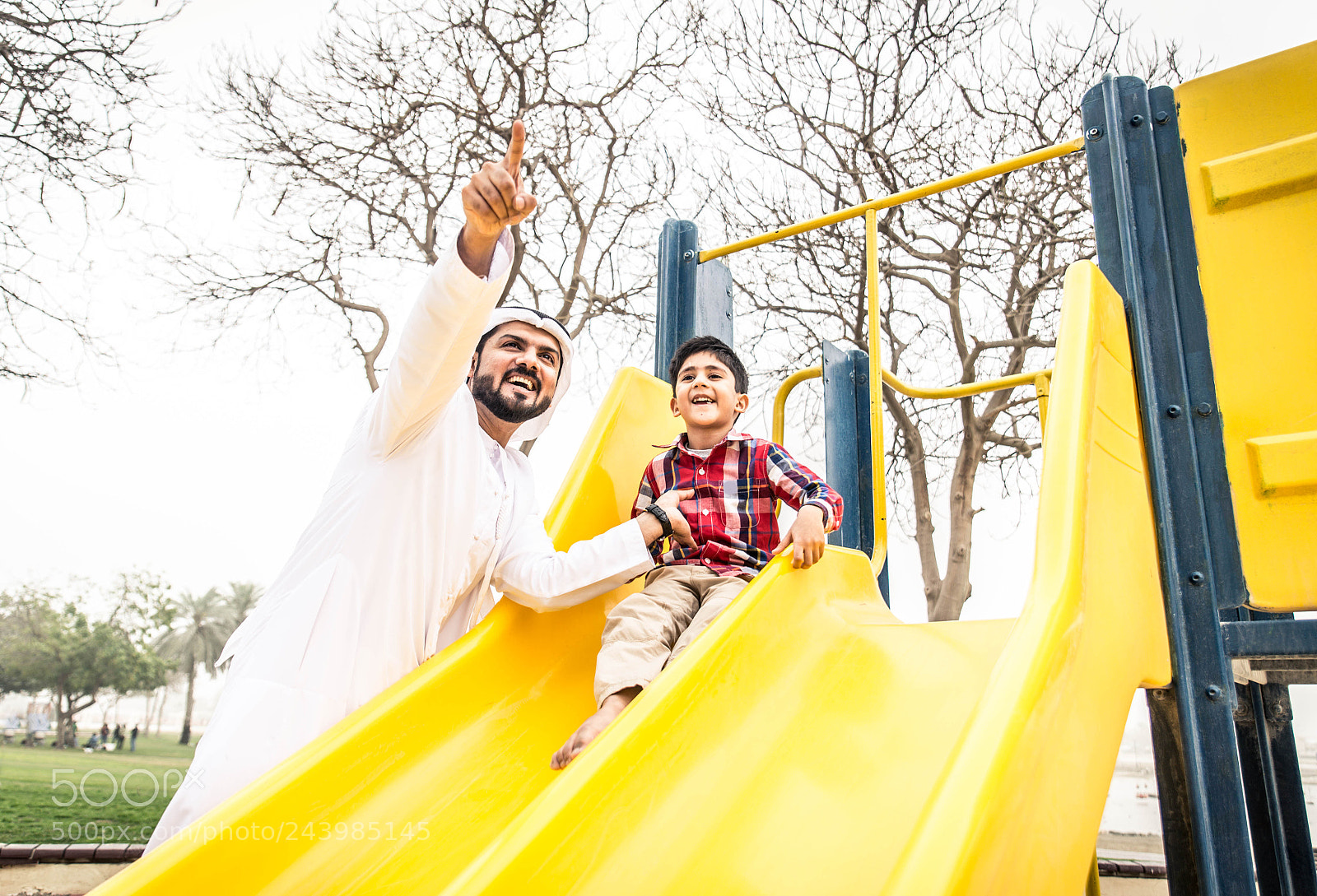 Nikon D610 sample photo. Arabian family photography