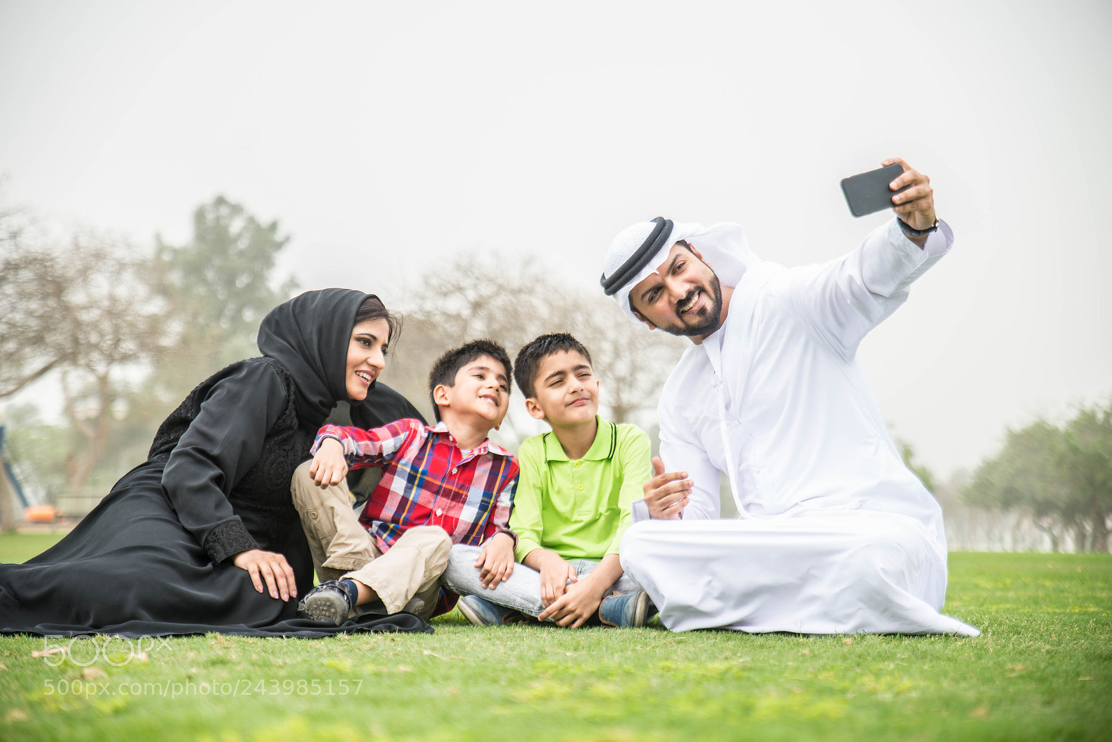 Nikon D610 sample photo. Arabian family photography