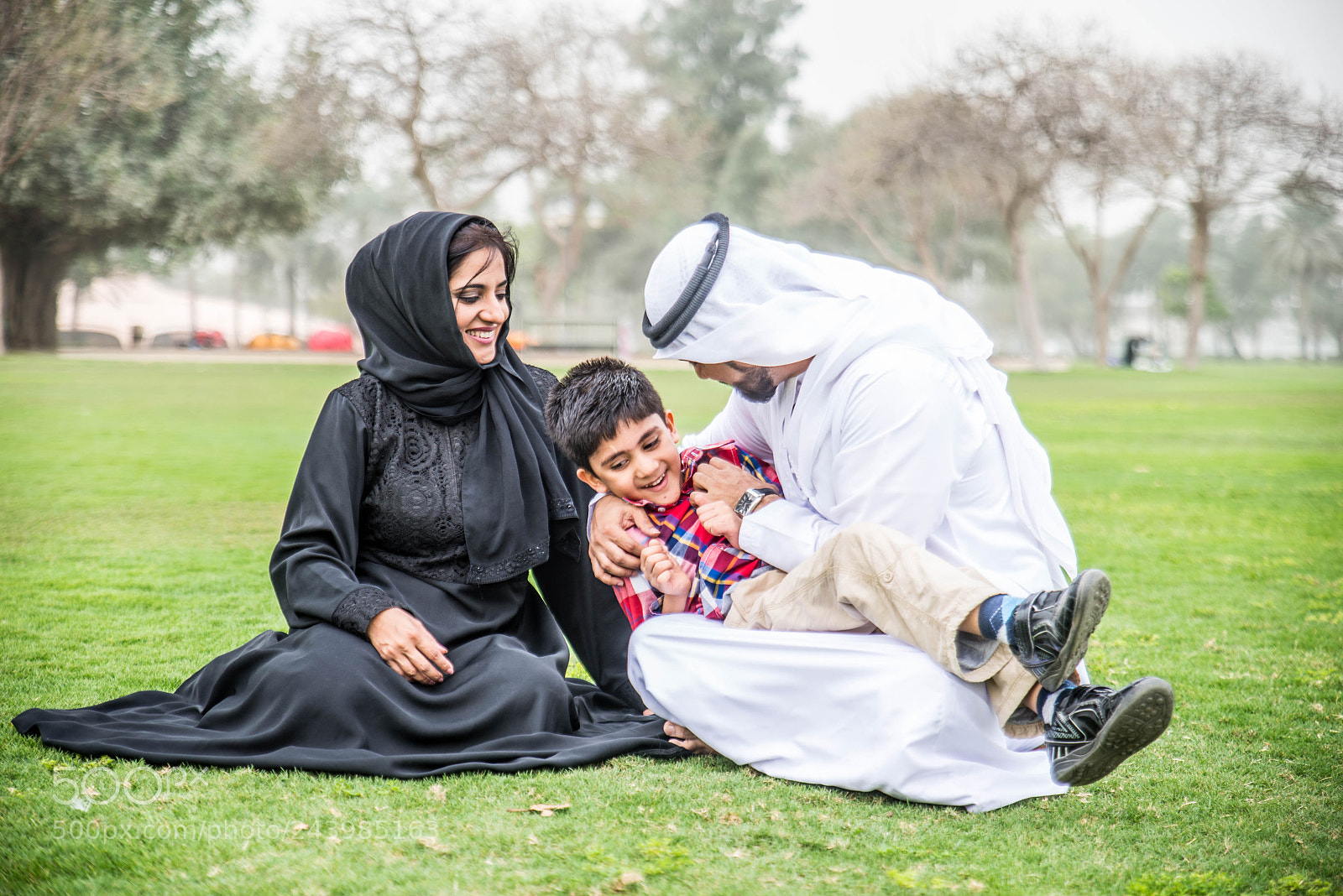 Nikon D610 sample photo. Arabian family photography
