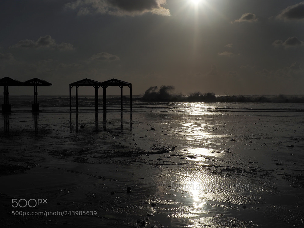 Olympus OM-D E-M5 II sample photo. Sun, sea, waves photography