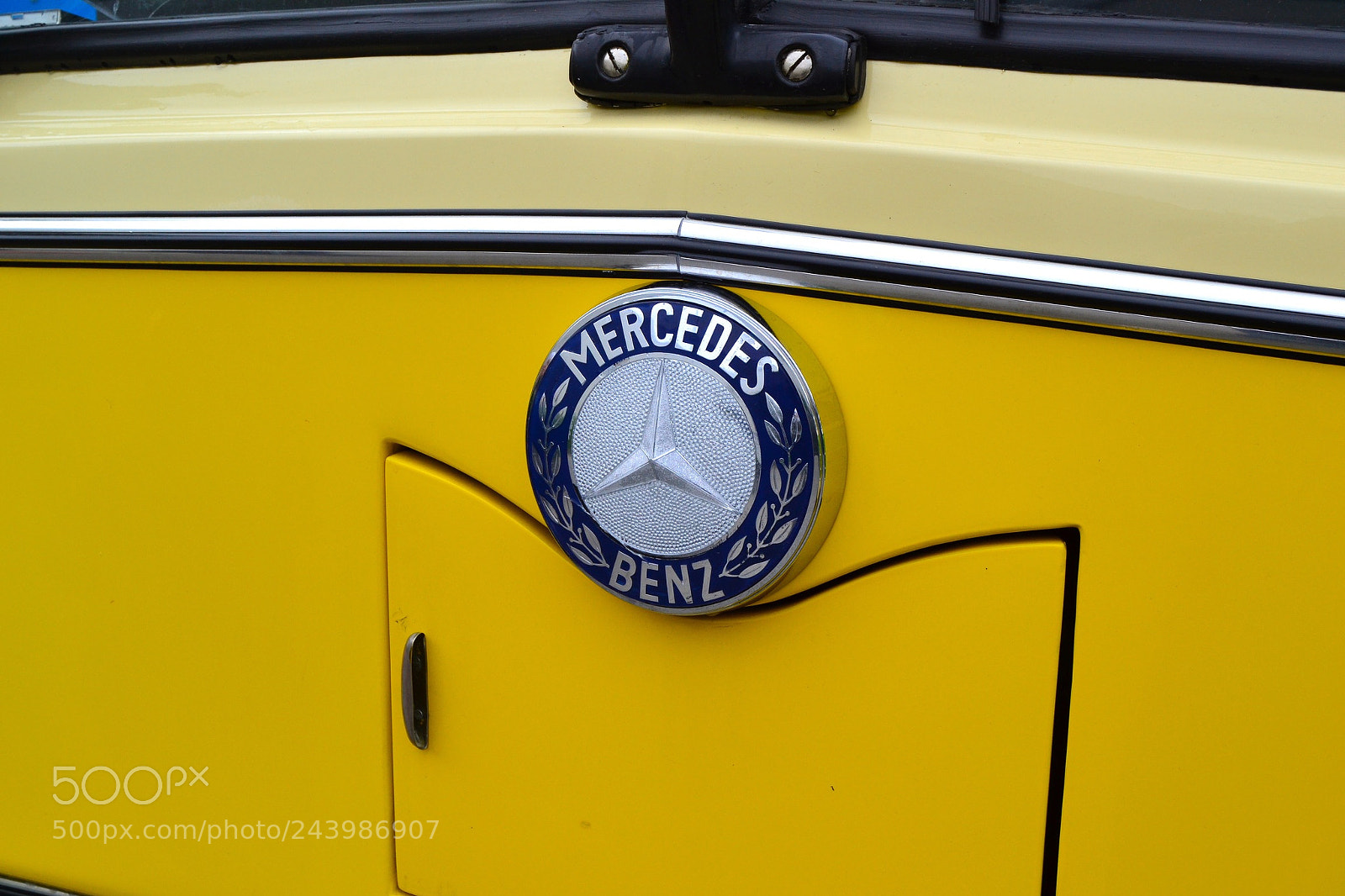 Nikon D3100 sample photo. Mercedes-benz o 317 photography
