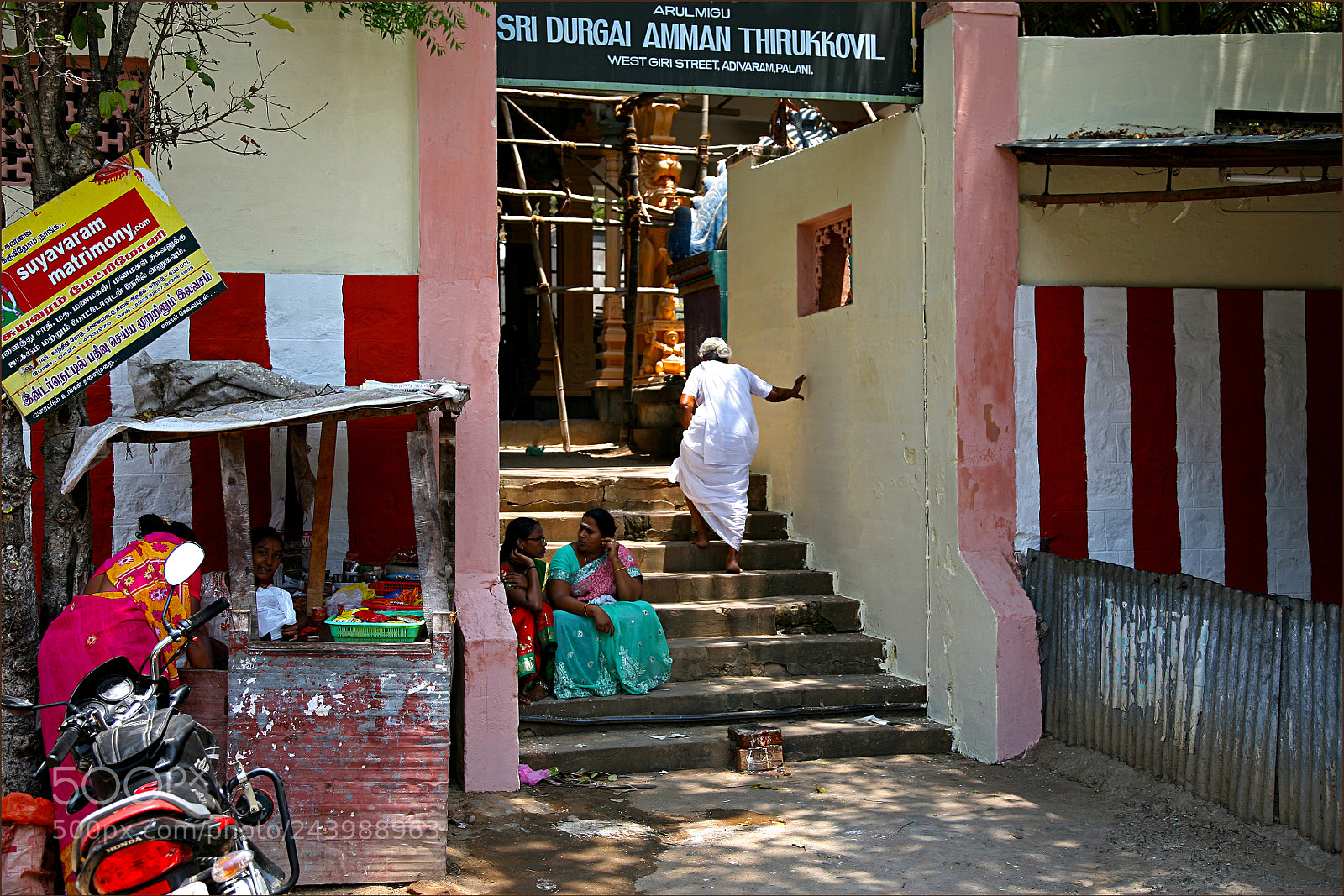 Canon EOS 5D sample photo. Street scene with people photography