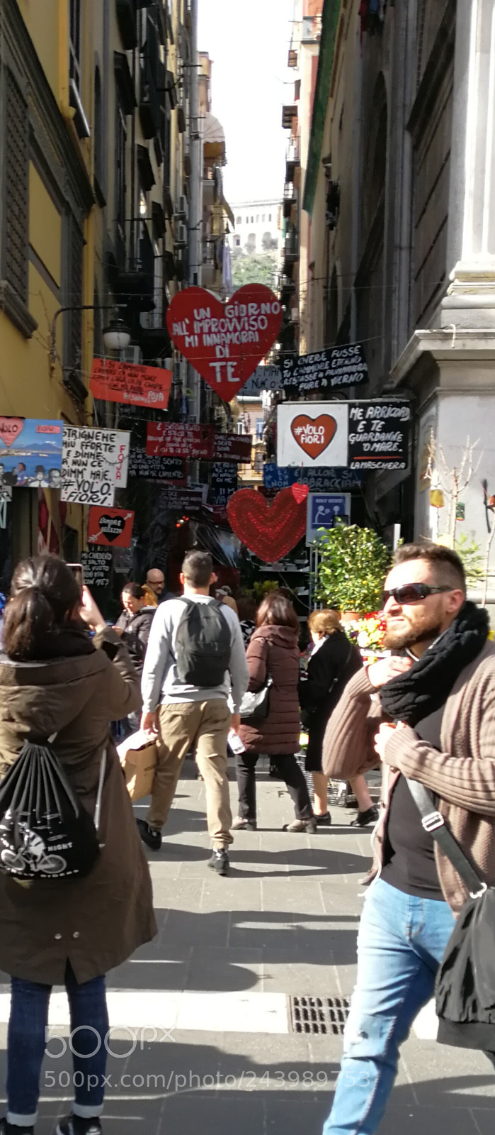 HUAWEI P10 Plus sample photo. Tourist in naples all photography