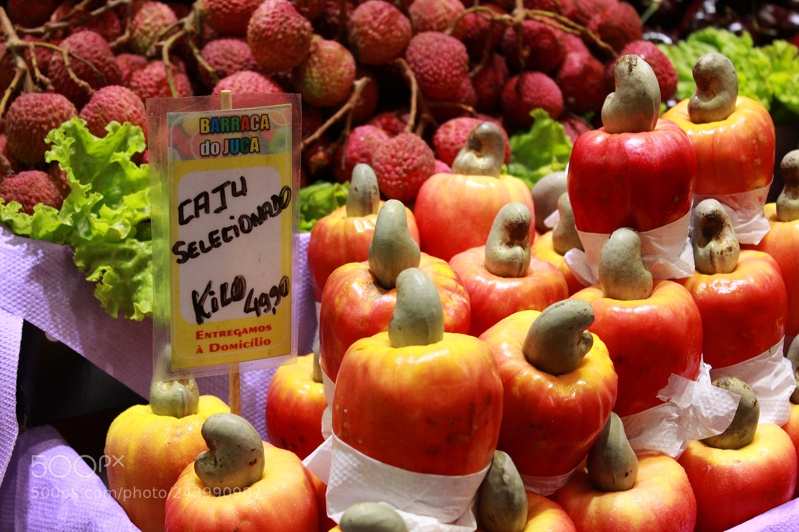 Canon EOS 1300D (EOS Rebel T6 / EOS Kiss X80) sample photo. Fresh cashew photography