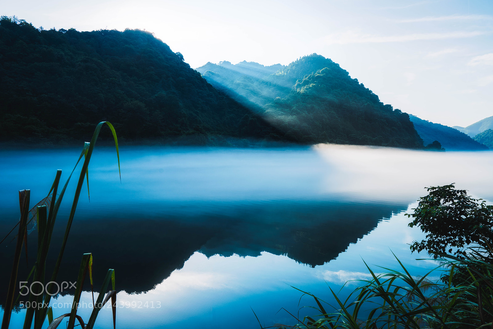 Sony a7R II sample photo. 雾漫小东江 photography