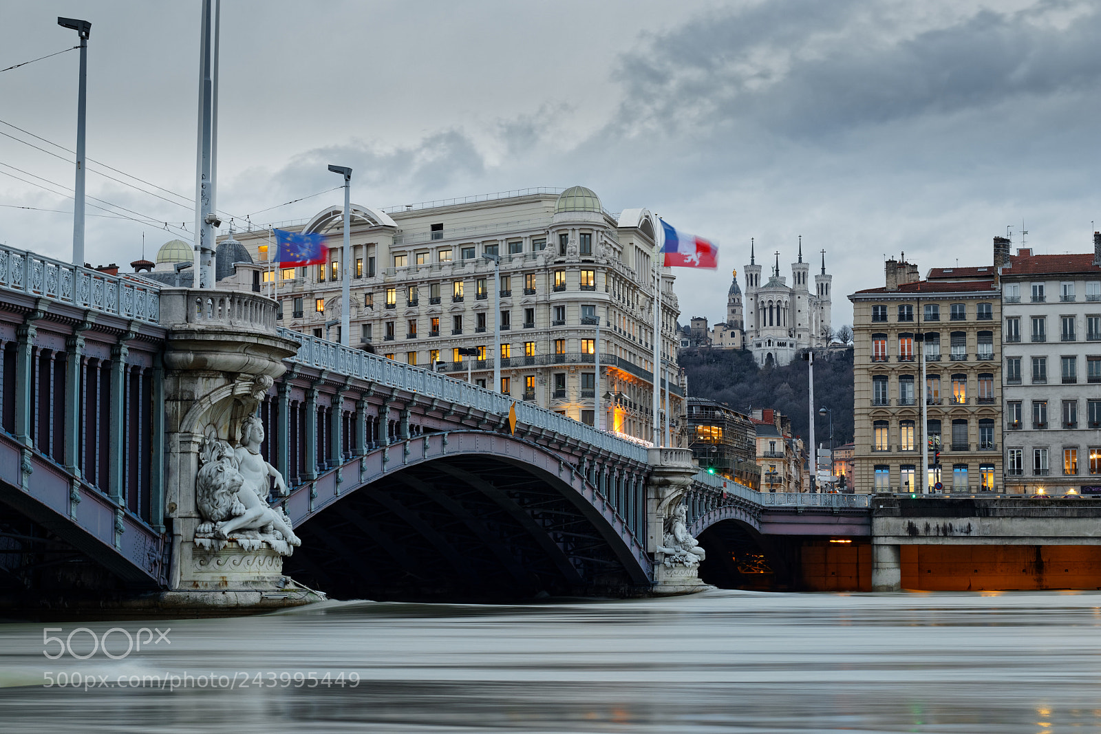 Canon EOS 80D + Canon EF 50mm F1.8 STM sample photo. Cloudy lyon - lyon photography