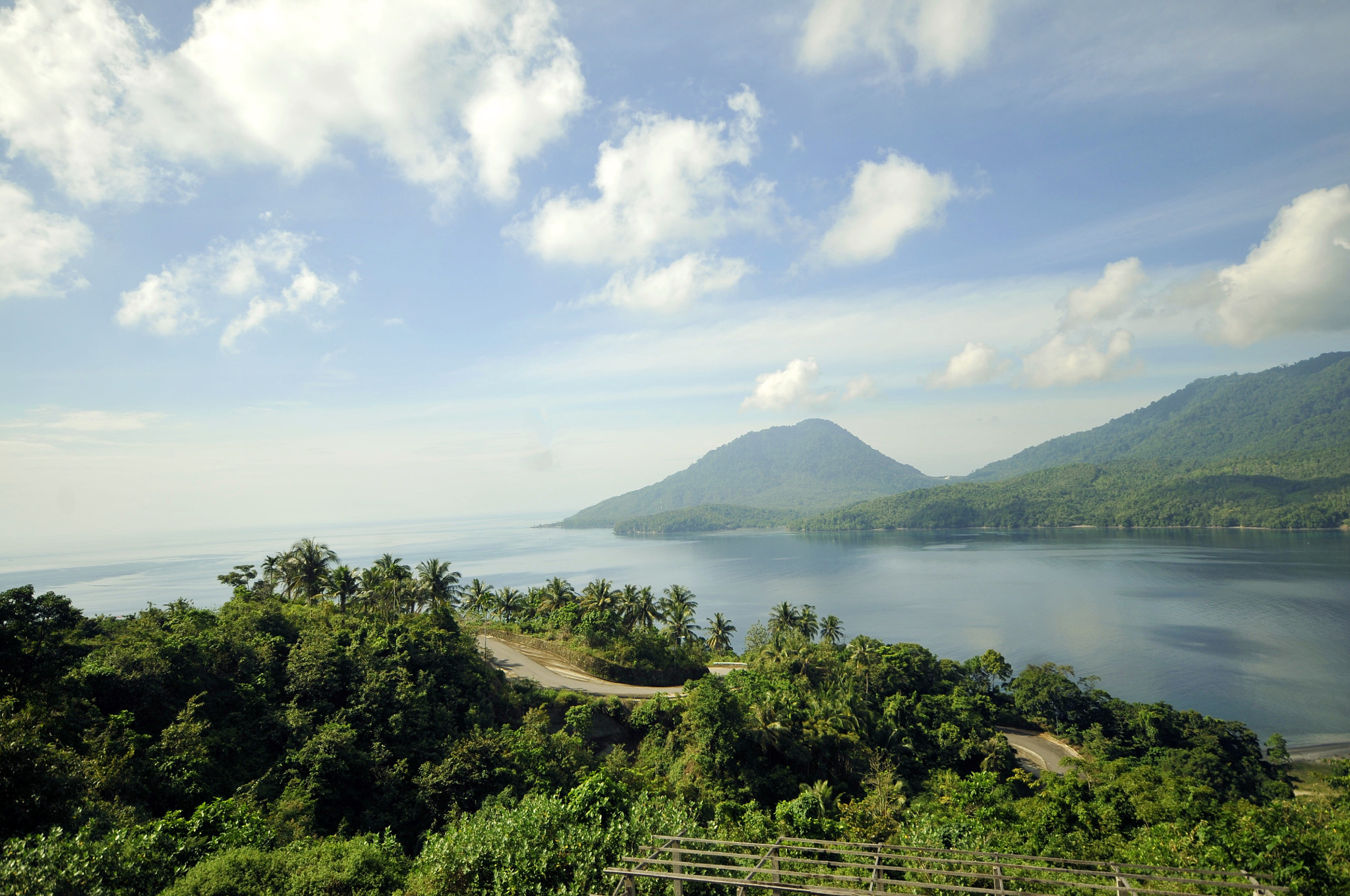 Sigma 10-20mm F4-5.6 EX DC HSM sample photo. Beautiful view from hill photography
