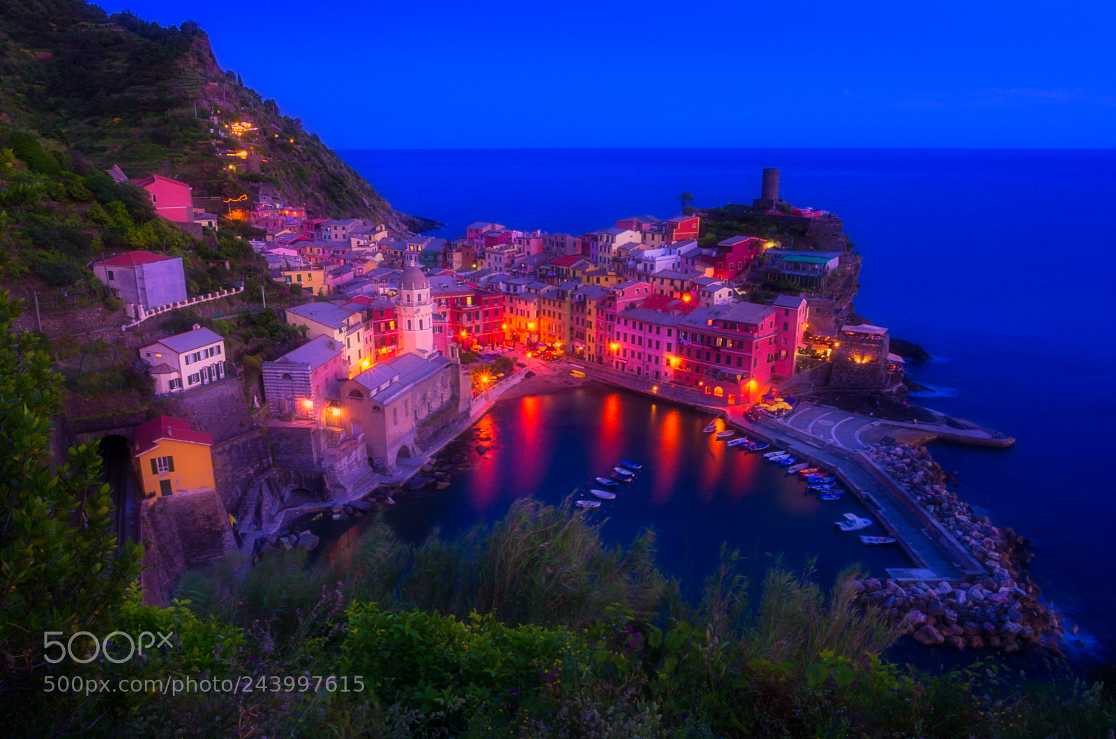 Pentax K-5 sample photo. Vernazza twilight photography