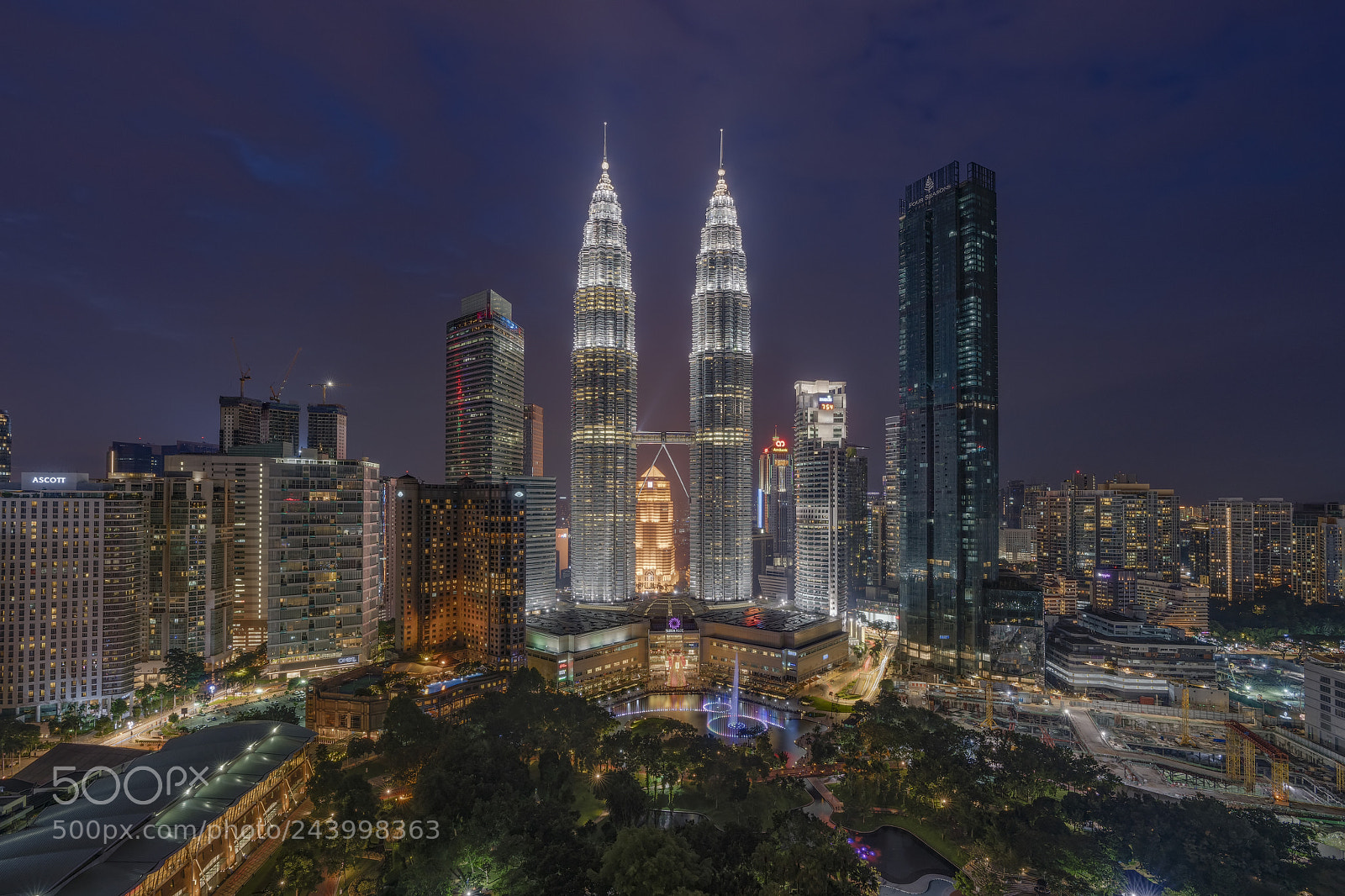Sony a7R II sample photo. Petronas twin towers during photography
