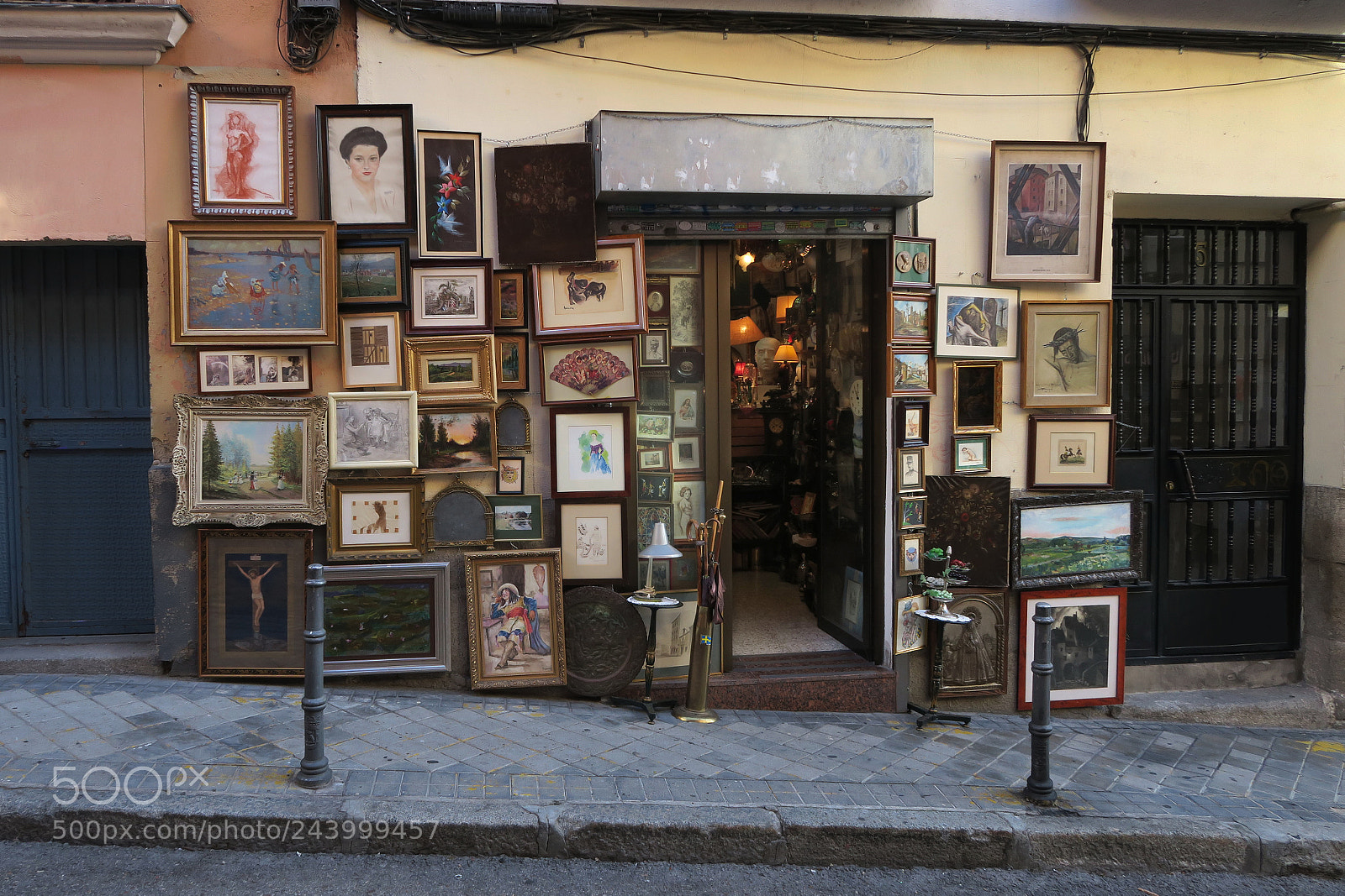 Canon PowerShot G7 X sample photo. Antiques and paintings old photography