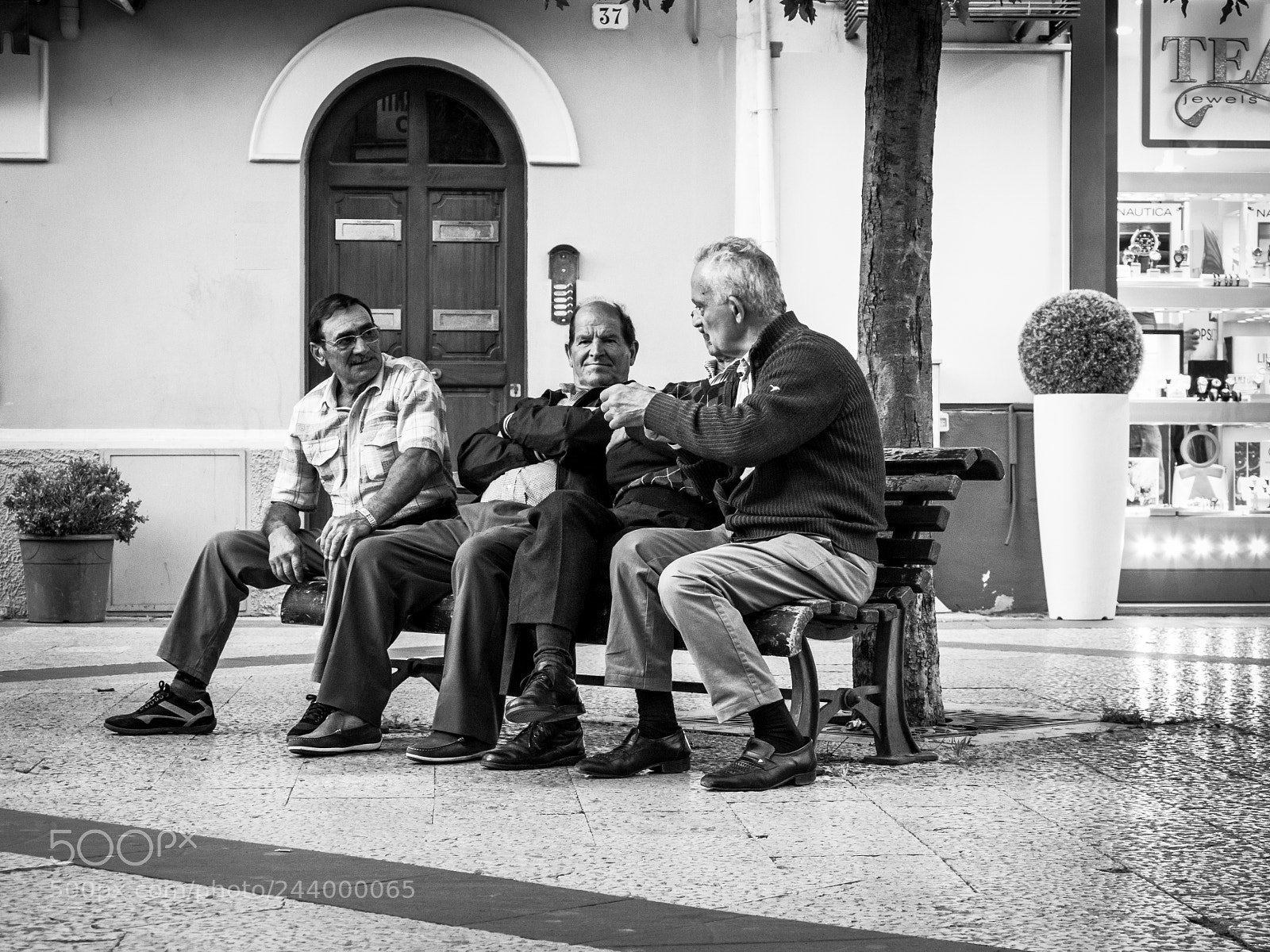 Canon PowerShot G1 X sample photo. Bench photography