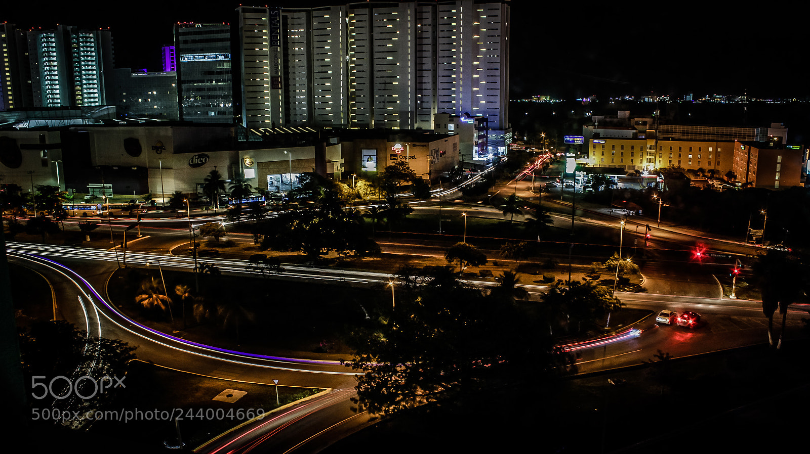 Canon EOS 650D (EOS Rebel T4i / EOS Kiss X6i) sample photo. Downtown cancun photography