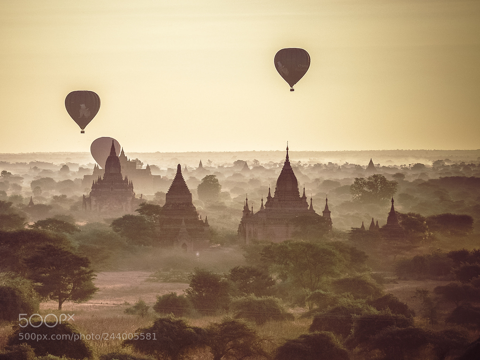 Olympus E-500 (EVOLT E-500) sample photo. Good morning bagan photography