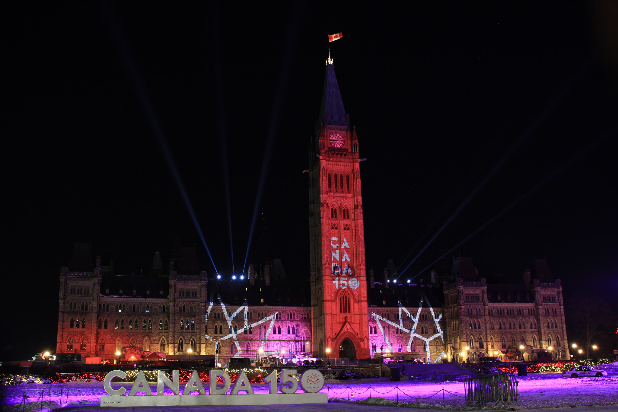 Canon EOS 60D + Canon EF-S 18-55mm F3.5-5.6 IS STM sample photo. Lights across canada, parliament hill photography