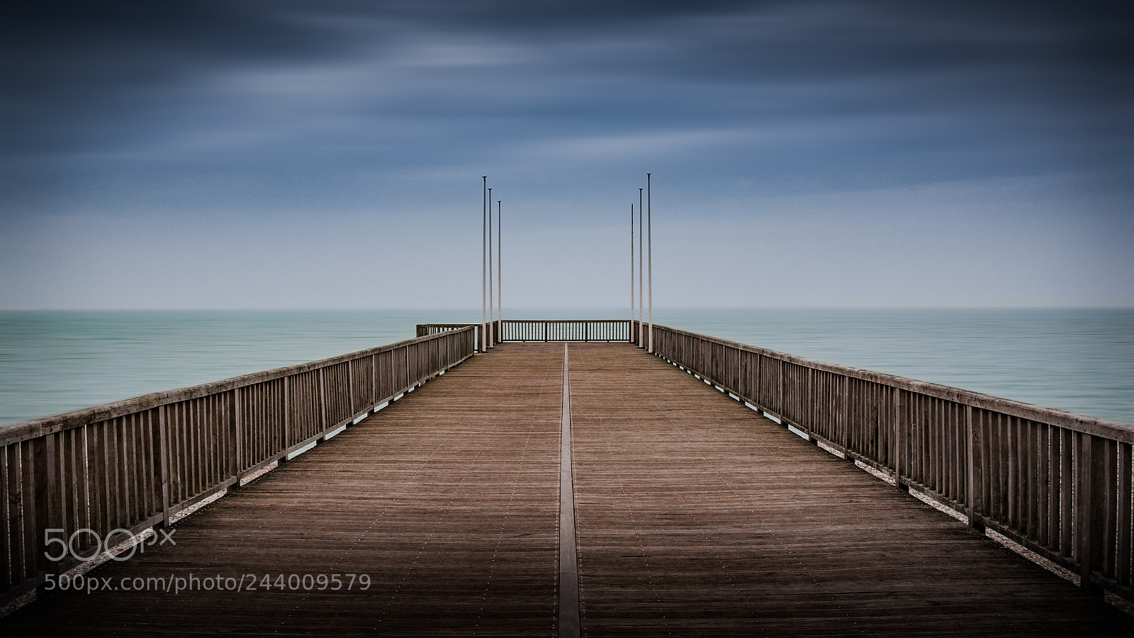 Nikon D90 sample photo. Cloudy waterfront photography