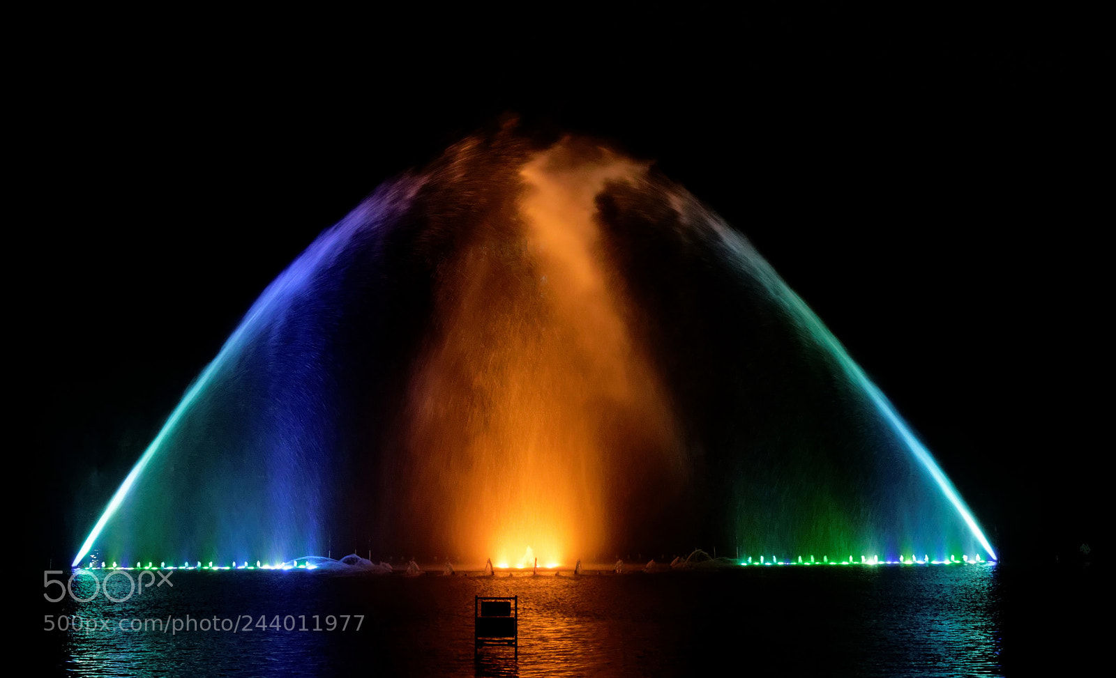 Canon EOS 7D Mark II sample photo. Hamburg water-light concert in photography