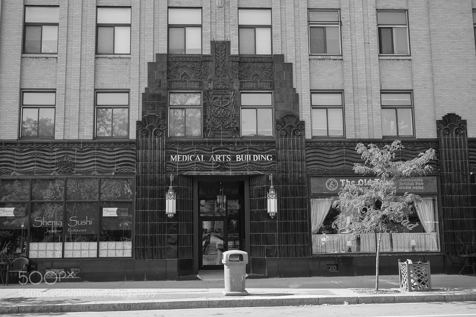 Sony a7 II sample photo. Medical arts building photography