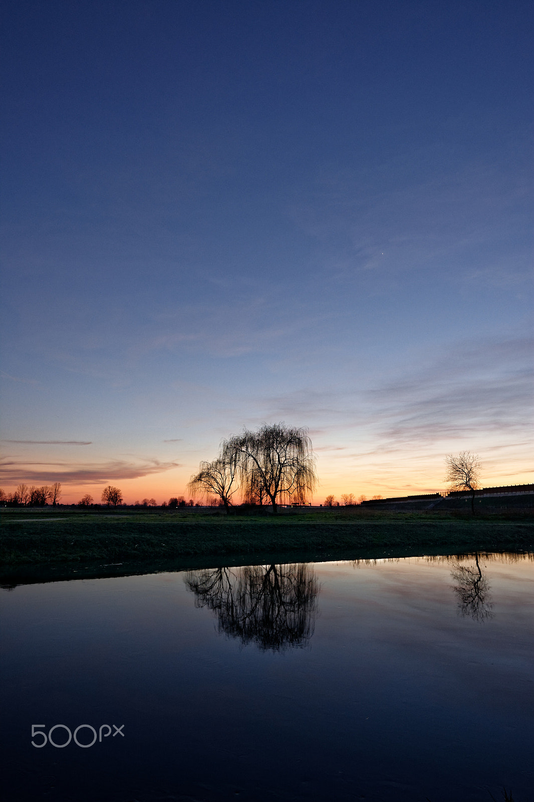 Nikon D7100 + Nikon AF-S Nikkor 14-24mm F2.8G ED sample photo. Blue hour photography