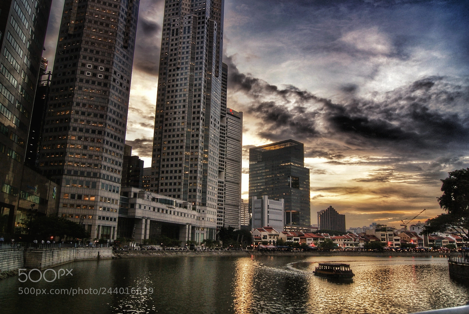 Sony Alpha DSLR-A230 sample photo. Sunset @ city photography