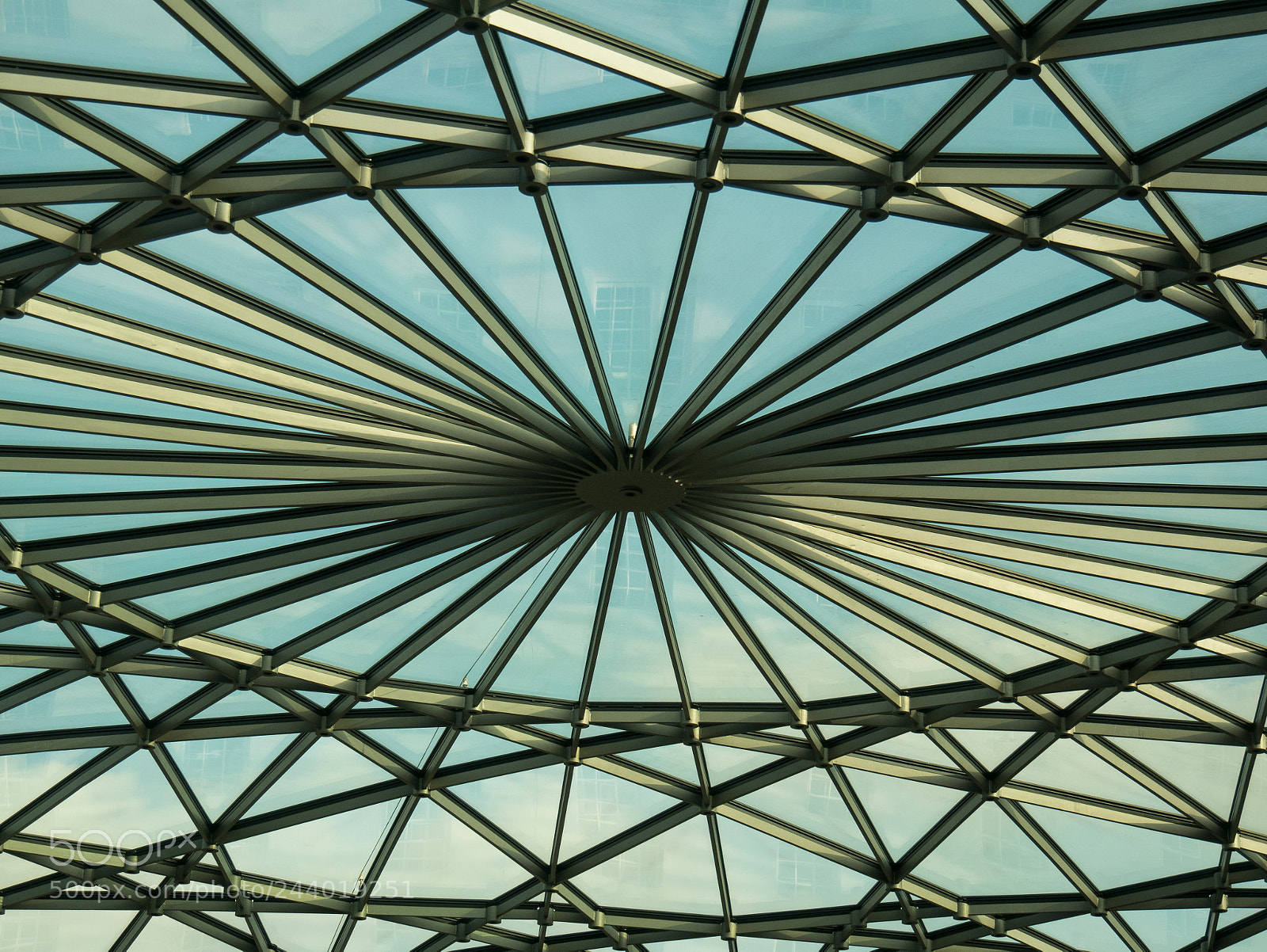 Panasonic Lumix DMC-G85 (Lumix DMC-G80) sample photo. Roofy symmetry photography