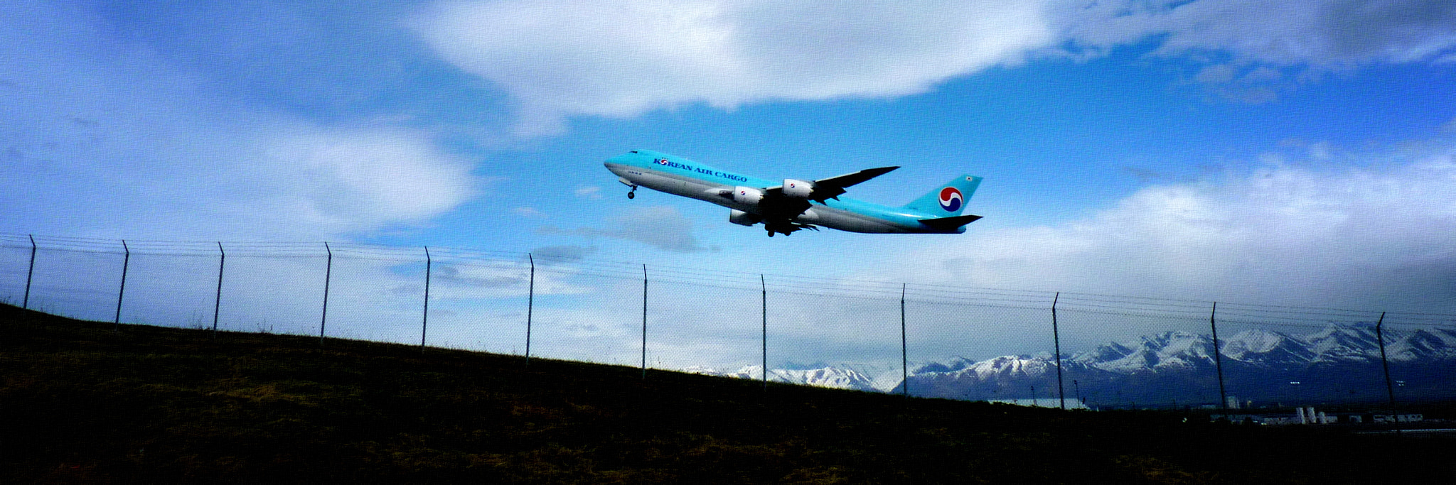 Panasonic Lumix DMC-FZ35 (Lumix DMC-FZ38) sample photo. Ted stevens international airport photography