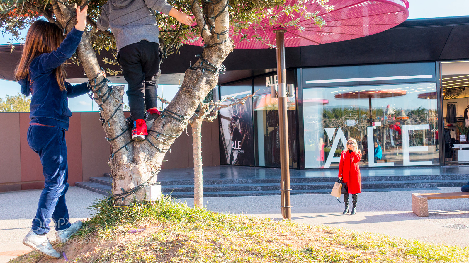 Sony Cyber-shot DSC-RX100 III sample photo. Socks to match the photography