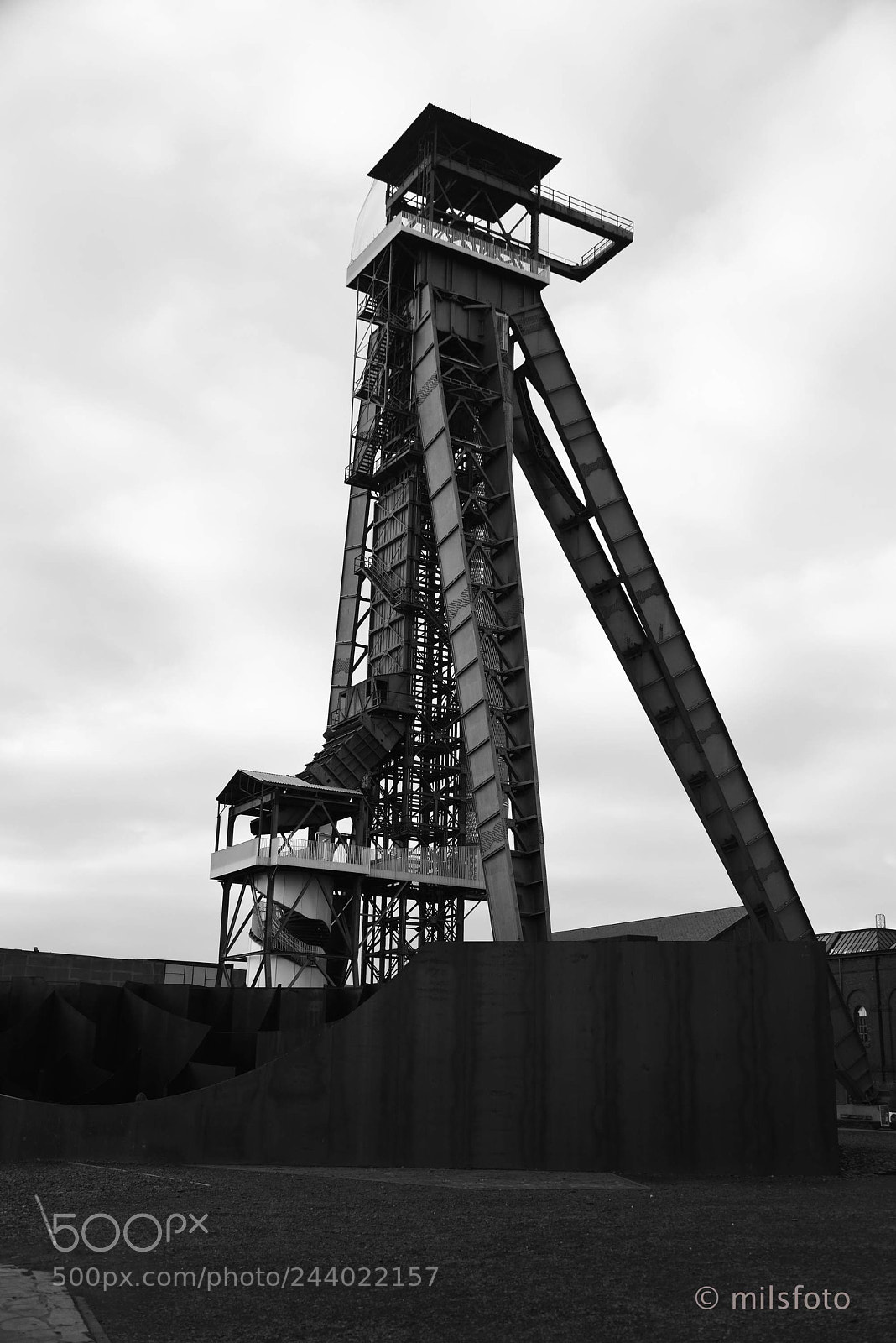 Nikon D810 sample photo. Mine shaft installation photography