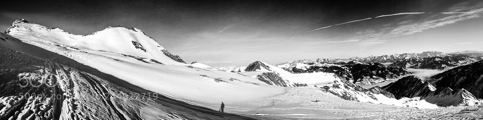 Apple iPhone 5s sample photo. Alone on tour photography