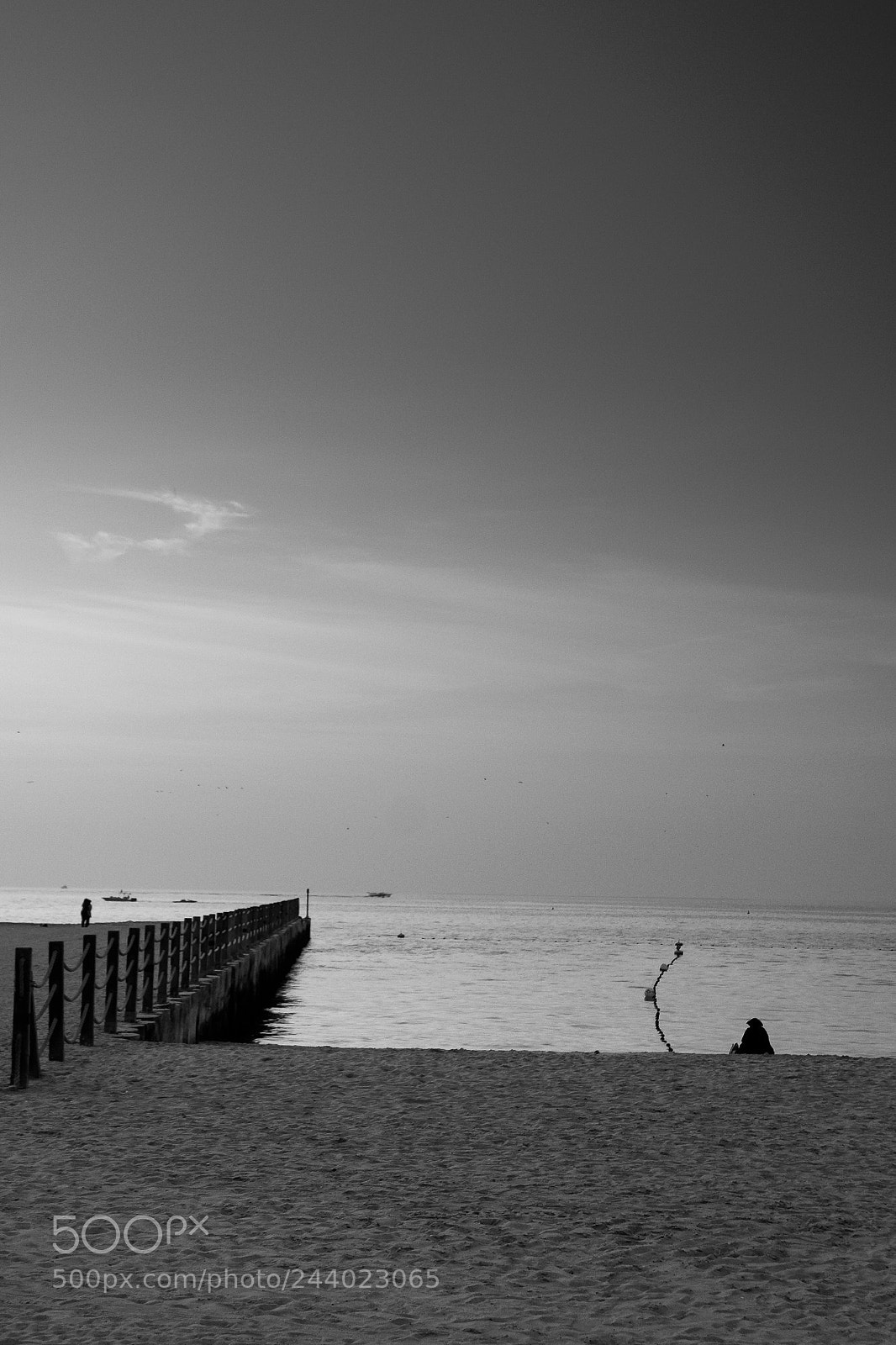 Fujifilm X-T10 sample photo. What is she wondering photography