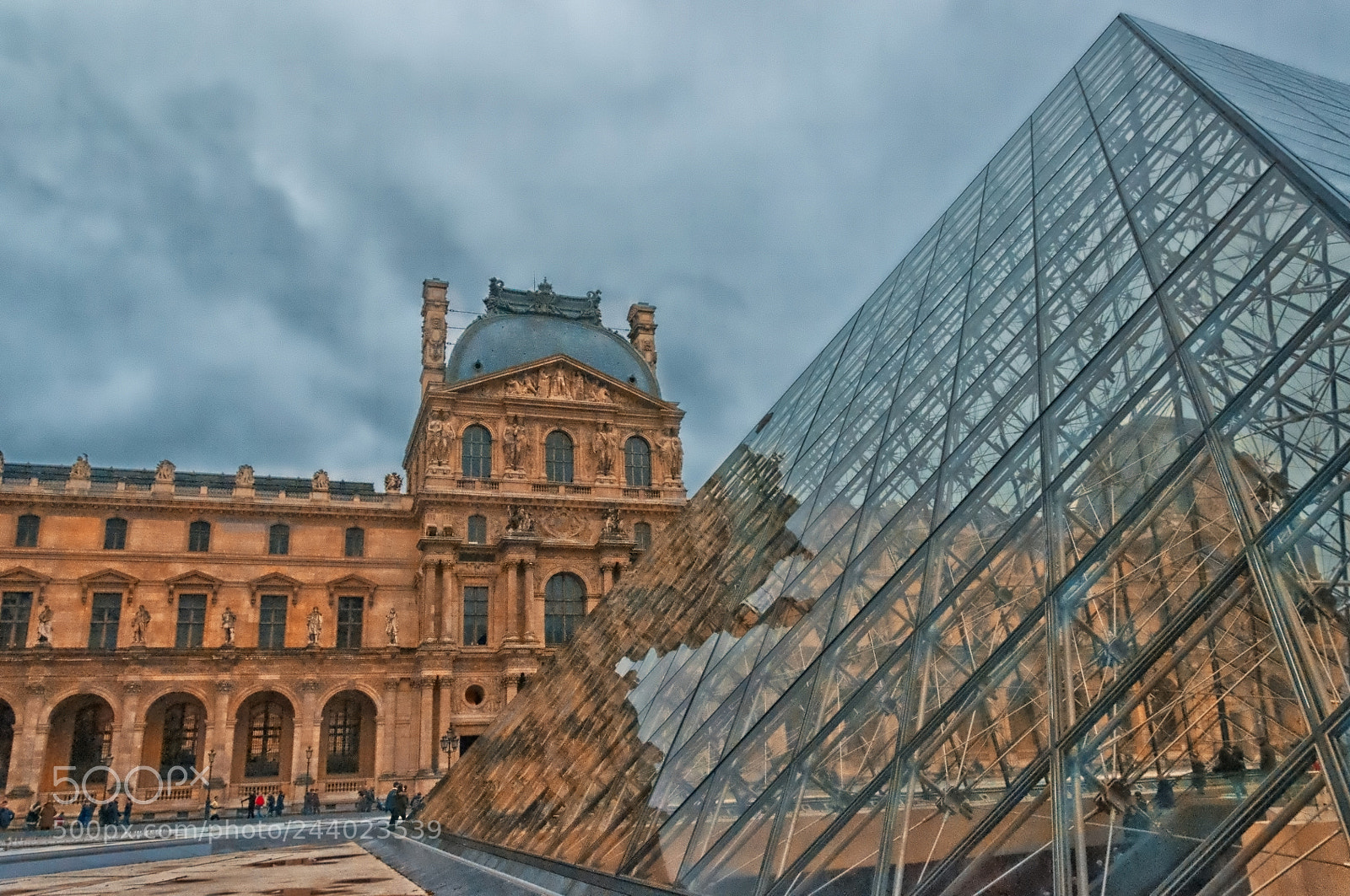 Nikon D90 sample photo. The louvre photography