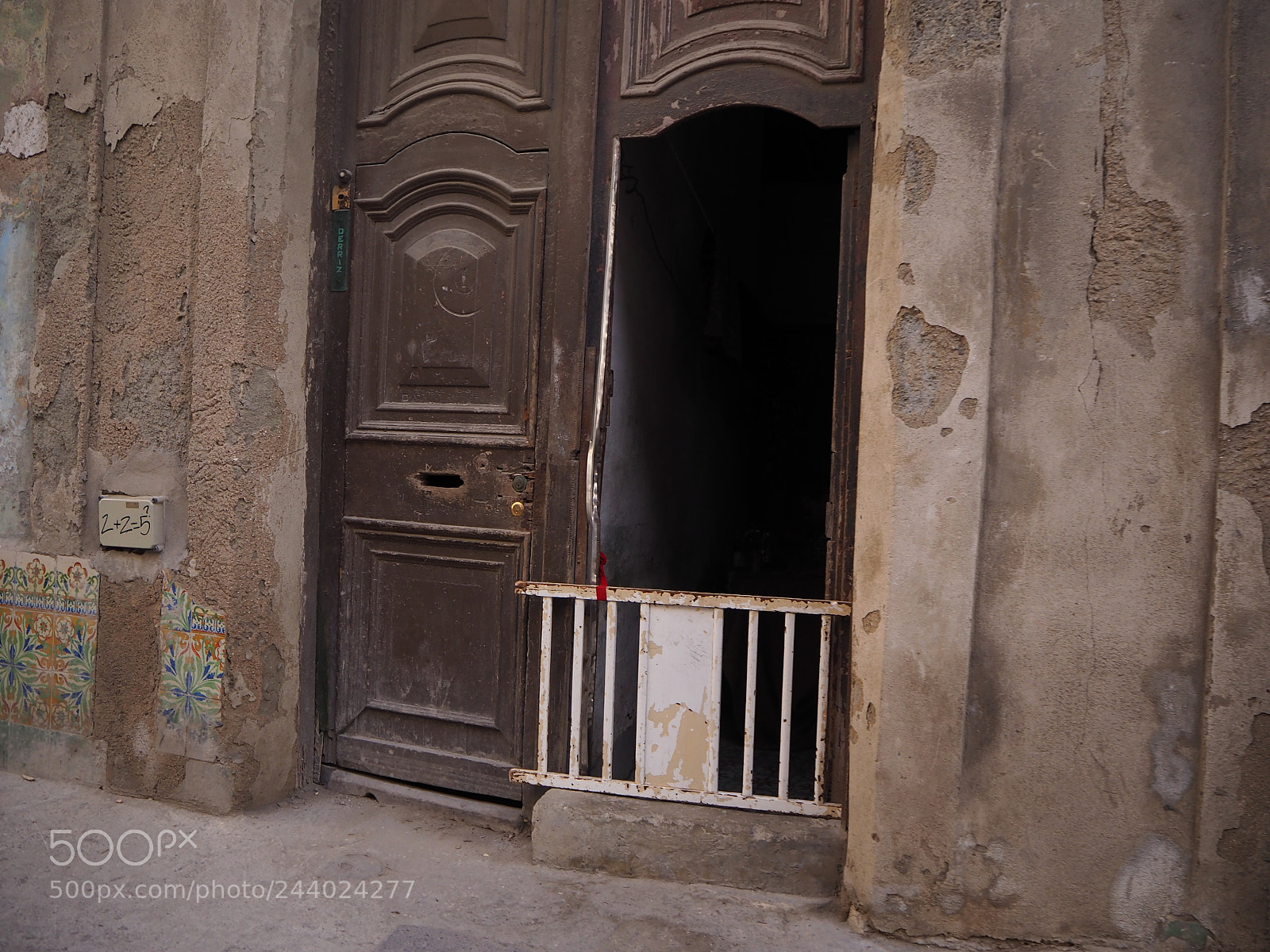 Olympus OM-D E-M10 II sample photo. A city in ruins photography