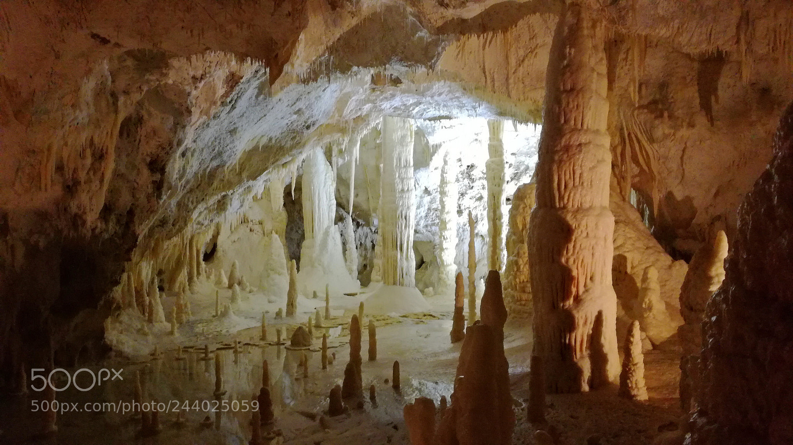 HUAWEI P9 LITE sample photo. Grotte di frasassi photography
