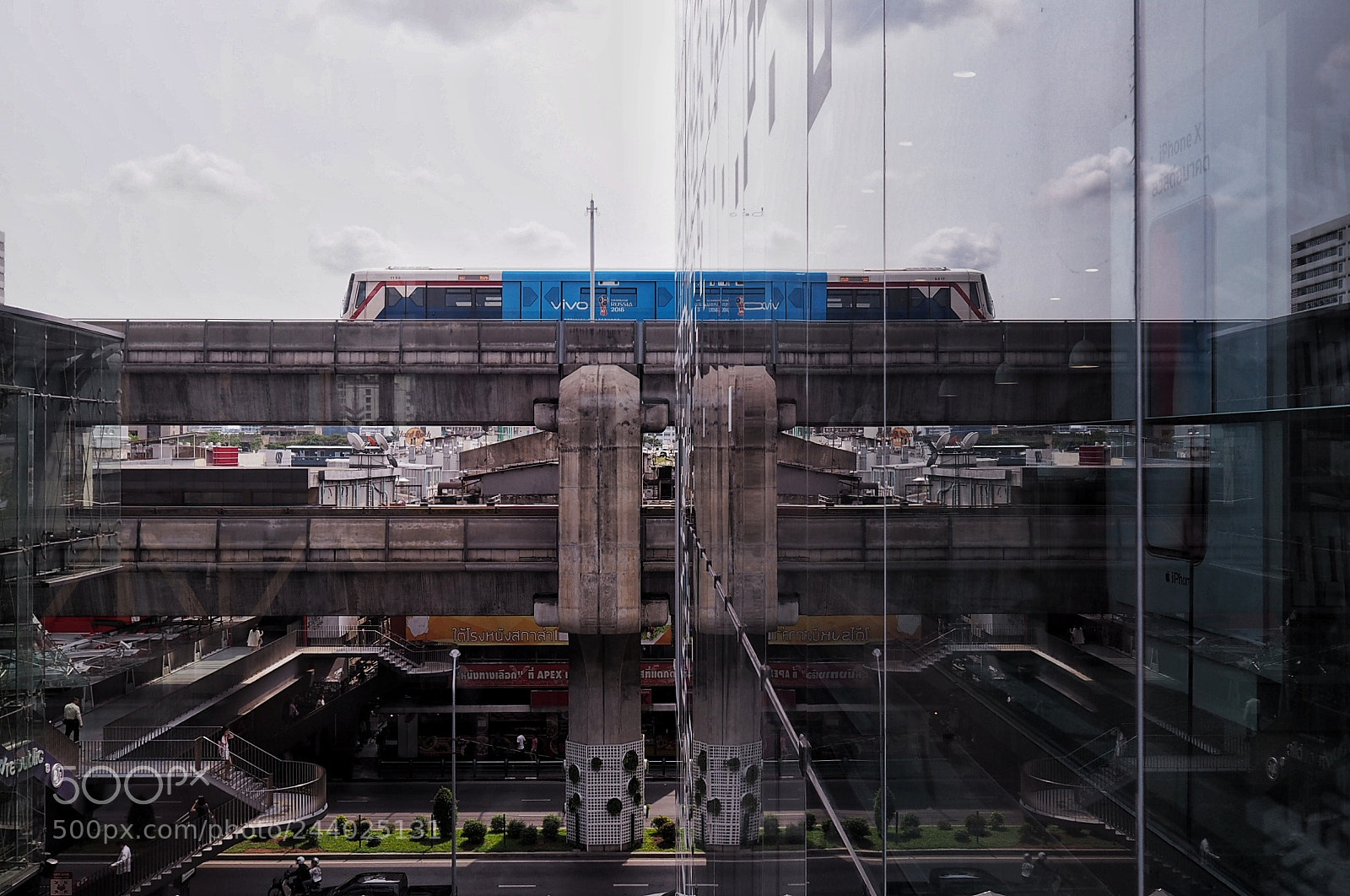Olympus PEN E-PL8 sample photo. Metro. photography