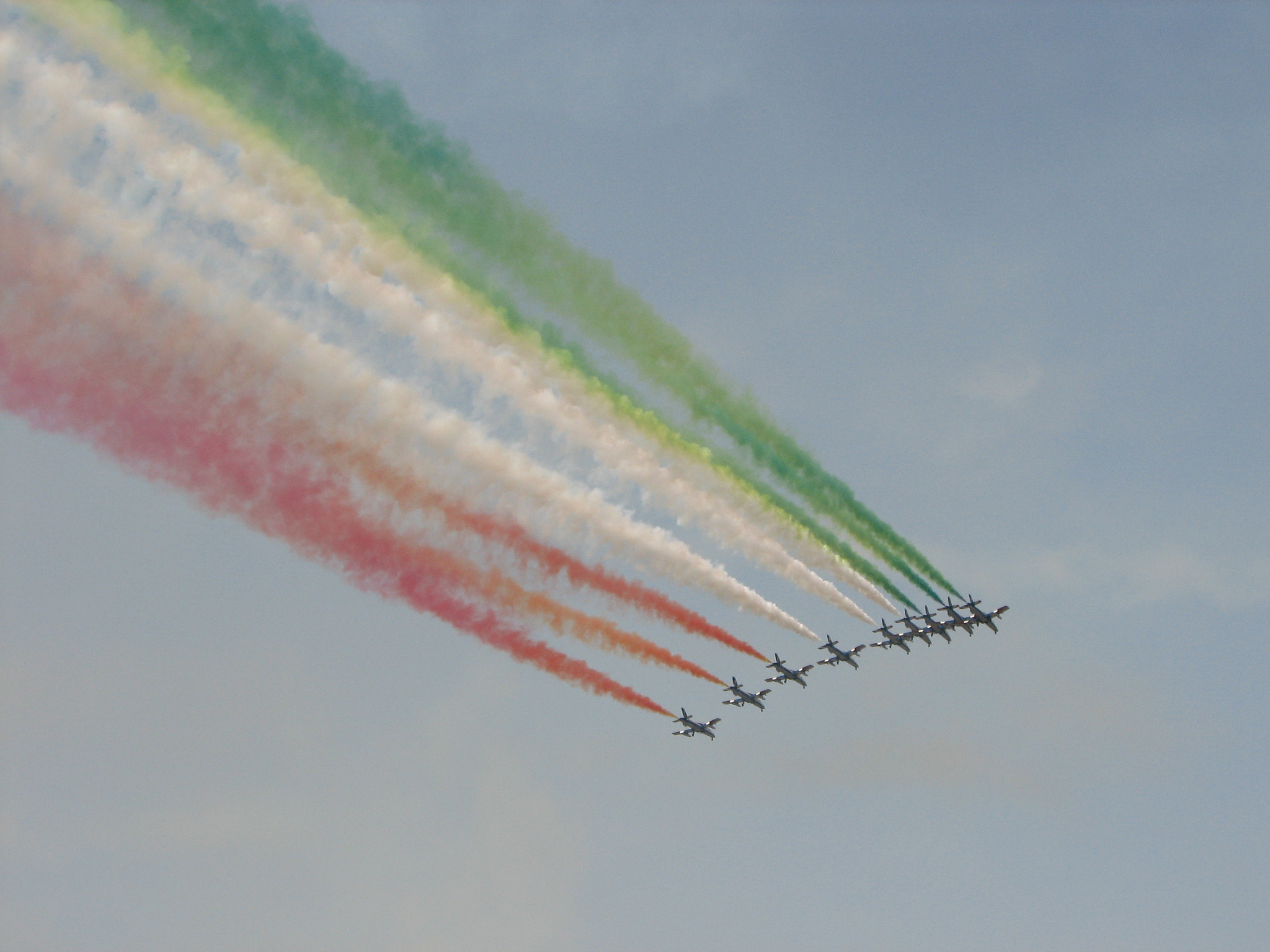 Canon POWERSHOT S2 IS sample photo. The italian acrobatics team photography