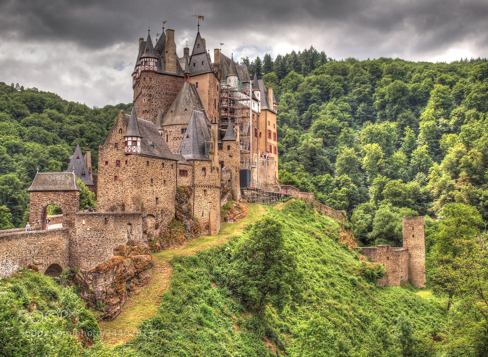 Olympus E-620 (EVOLT E-620) sample photo. Burg eltz photography