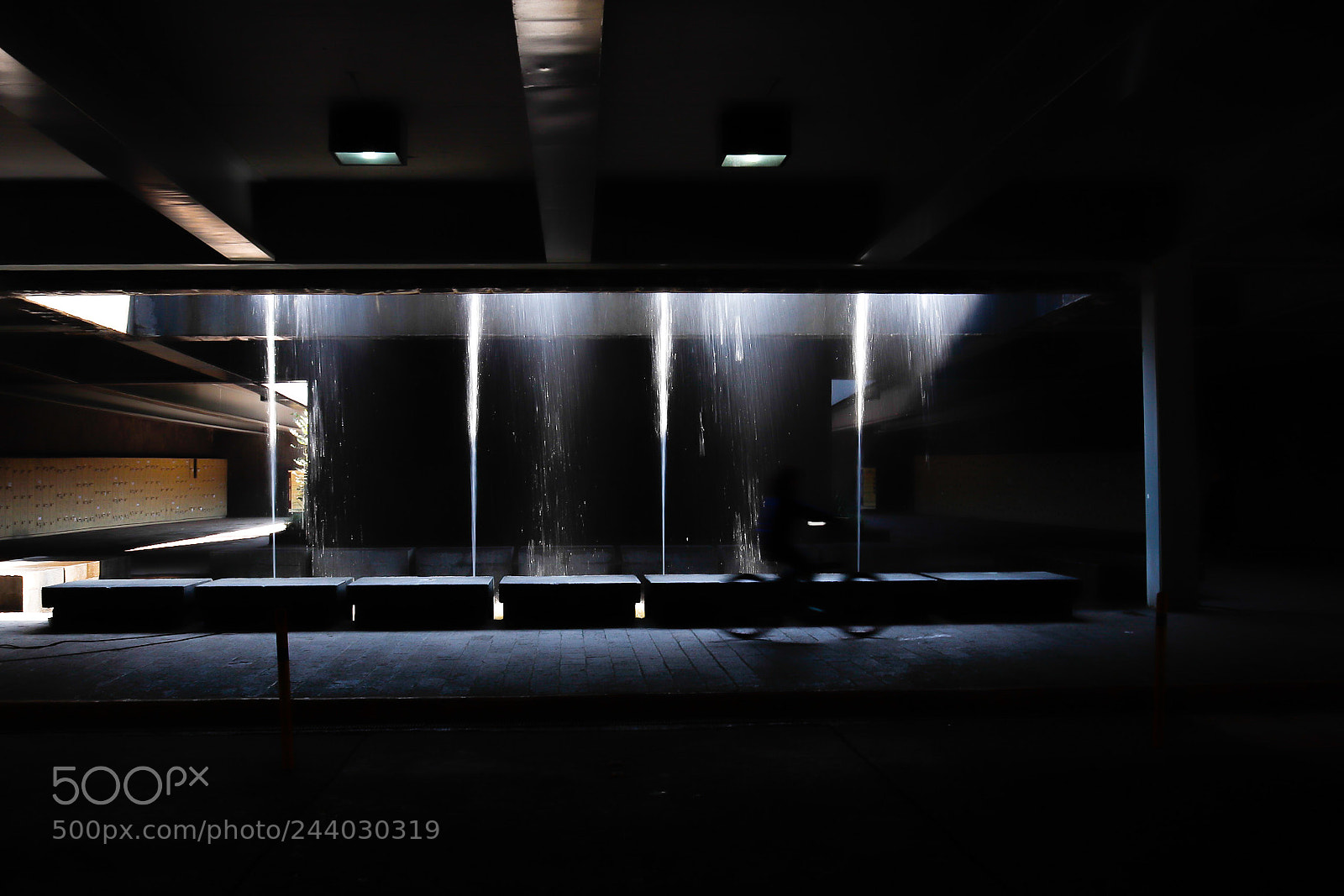 Canon EOS 77D (EOS 9000D / EOS 770D) sample photo. Fountain cycling photography