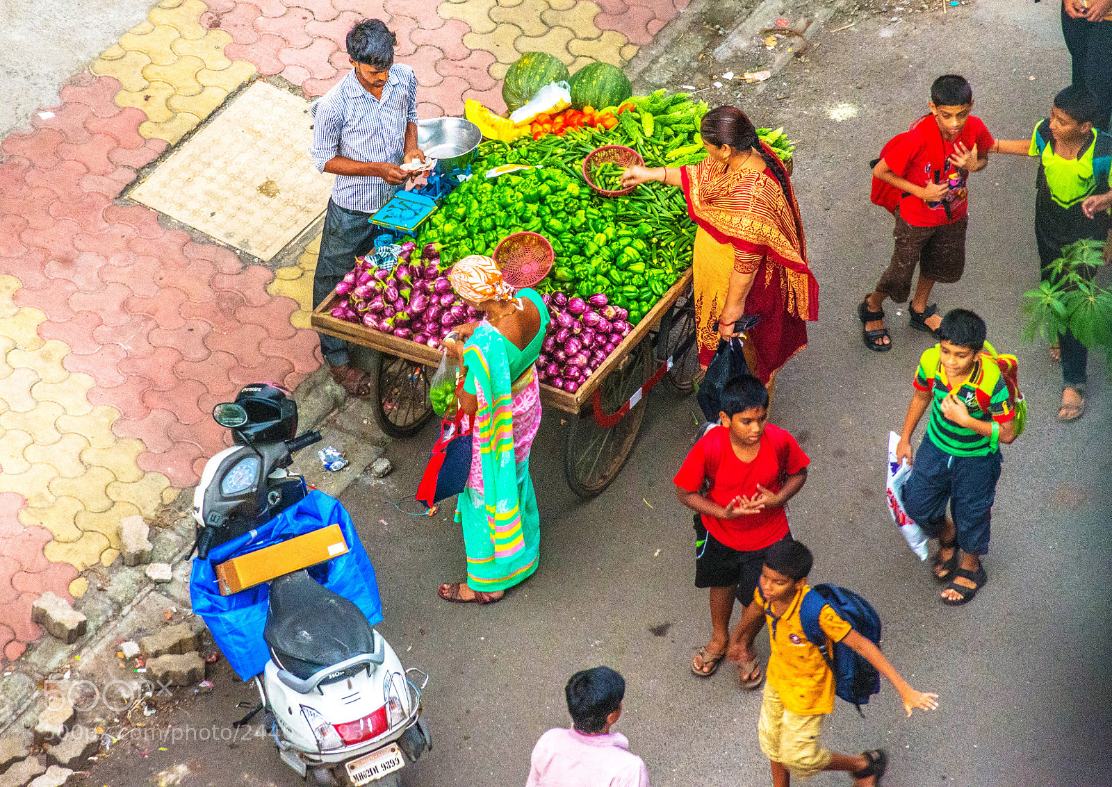 Nikon D7200 sample photo. Busy street below. and photography