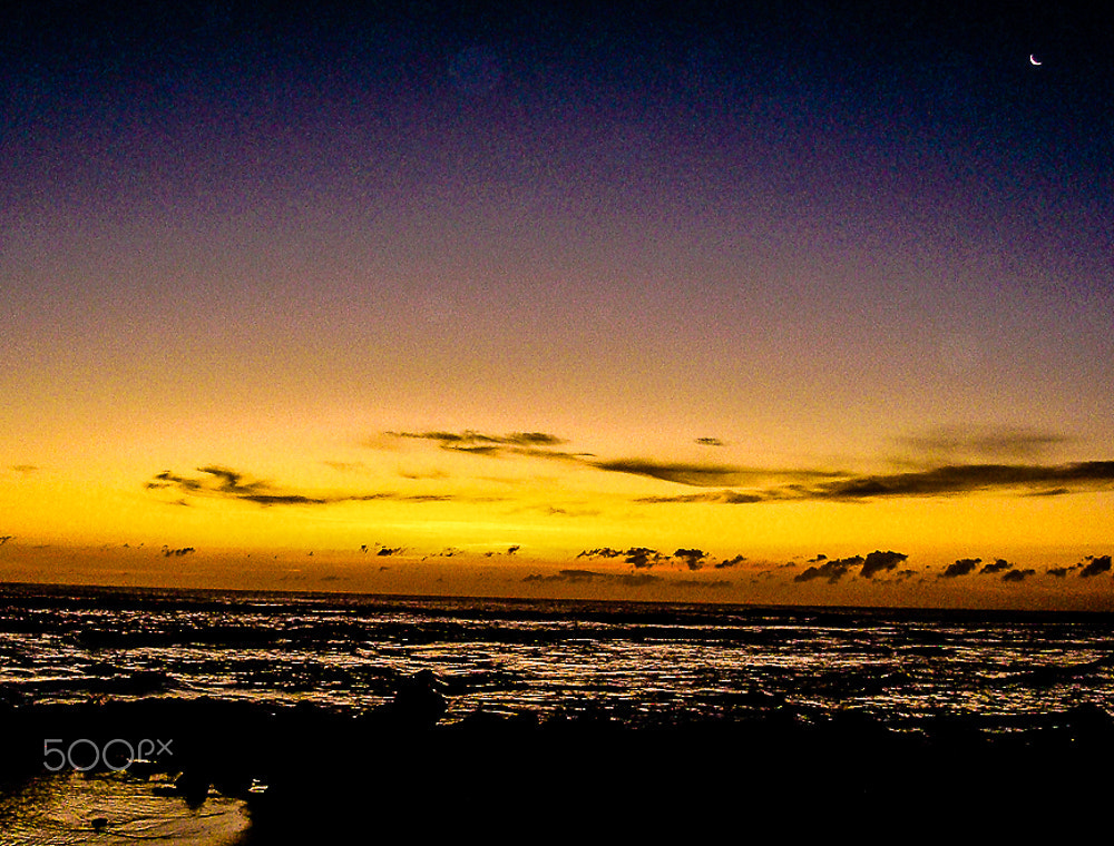 Sony DSC-W90 sample photo. Seascape moon photography