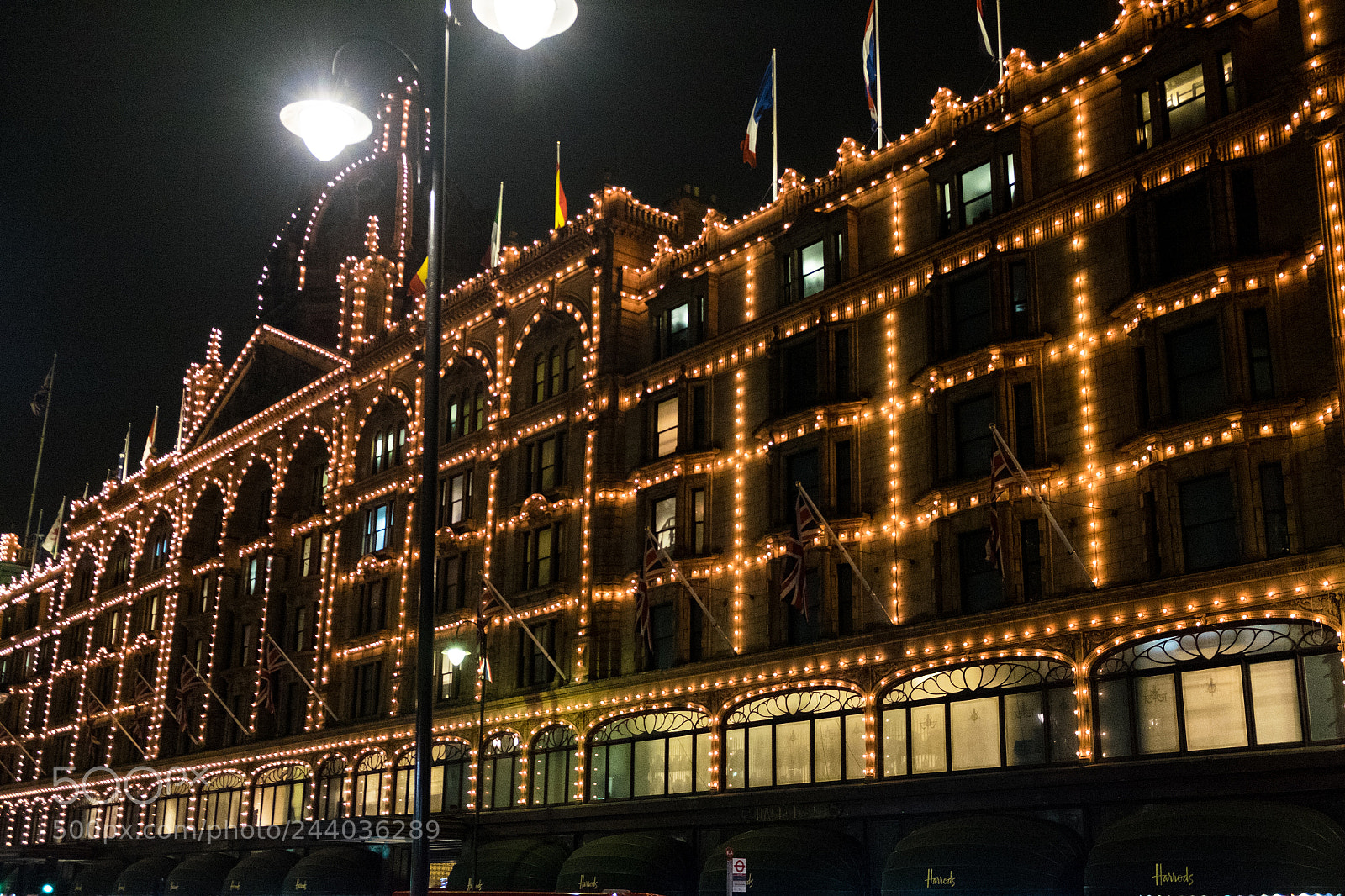 Fujifilm X-T10 sample photo. Harrods photography