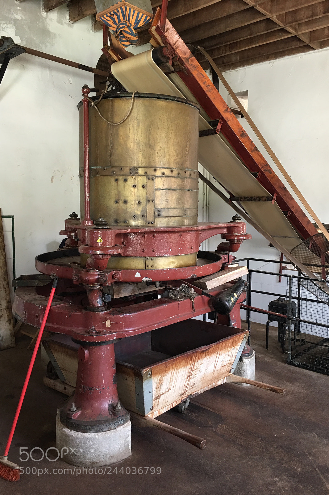 Apple iPhone 6s Plus sample photo. Made in 1883 tea conveyor photography