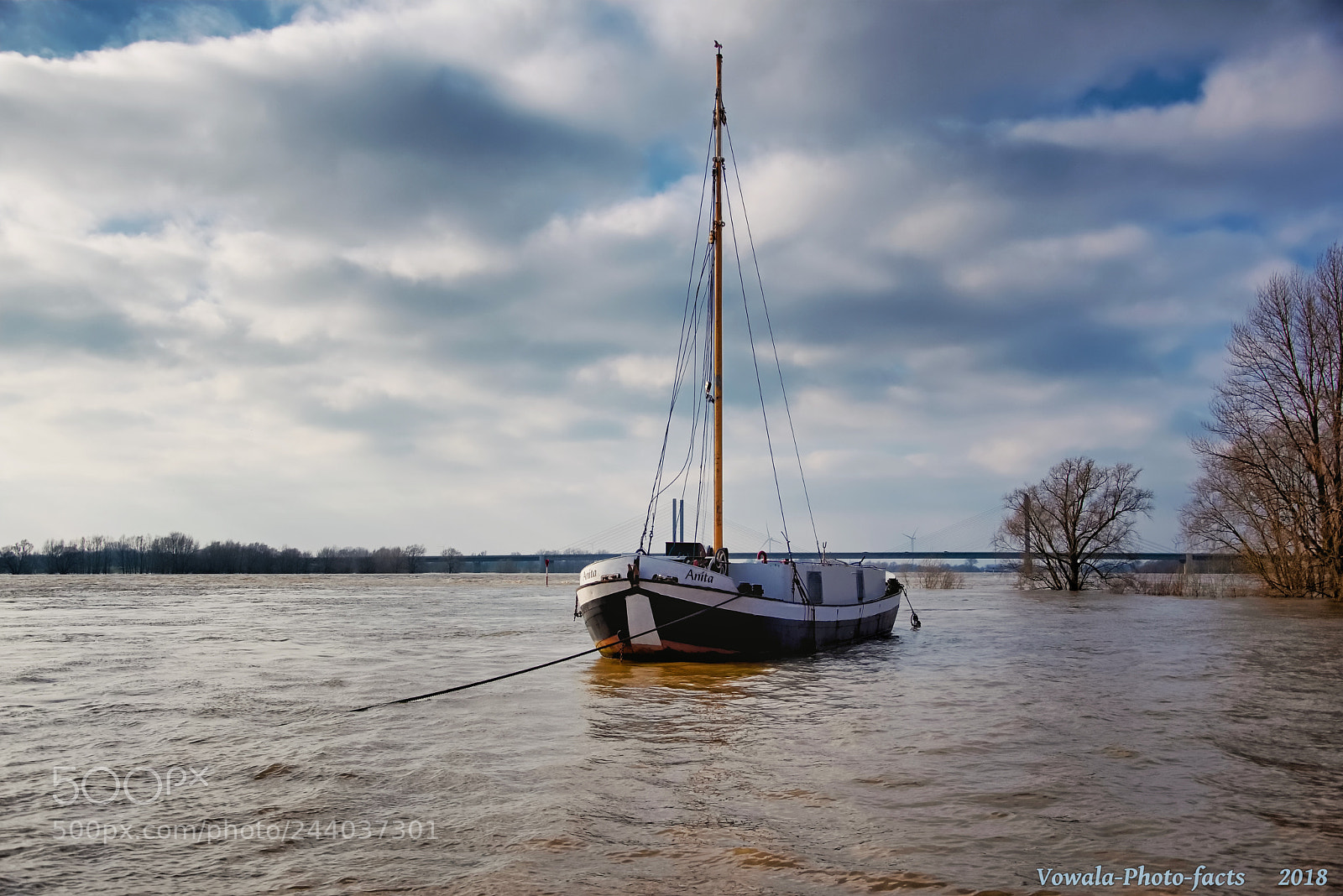 Nikon D5500 sample photo. Riverboat photography