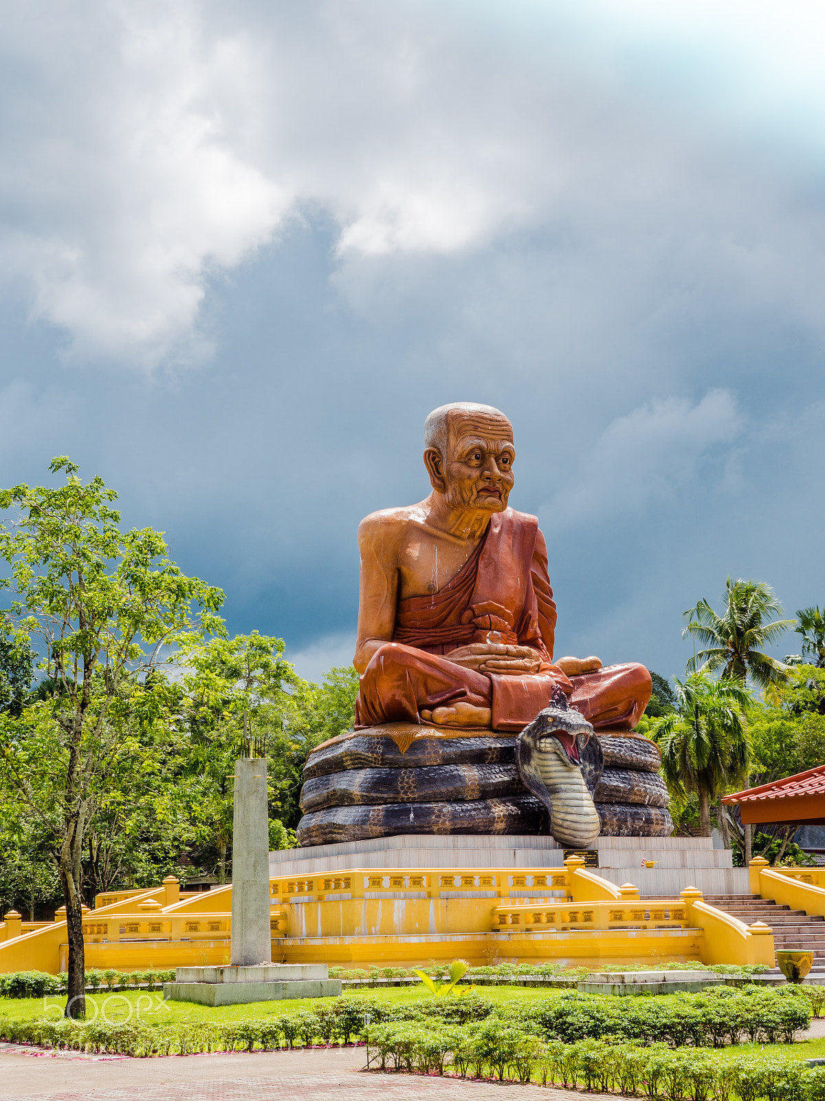 Panasonic Lumix DMC-GX8 sample photo. The high yellow pagoda photography