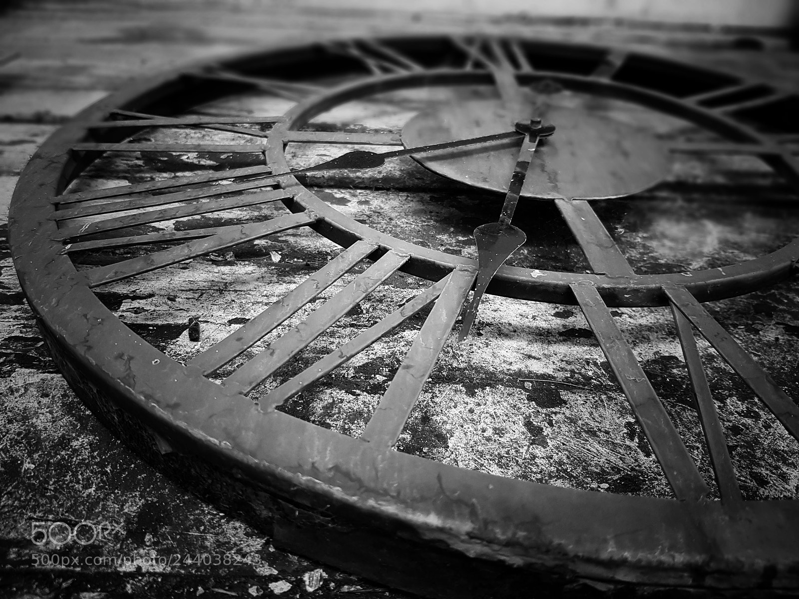 Samsung Galaxy S8+ sample photo. Rustic clock photography