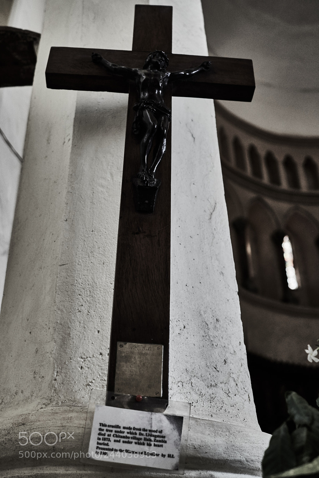 Sony a6300 sample photo. Cross photography