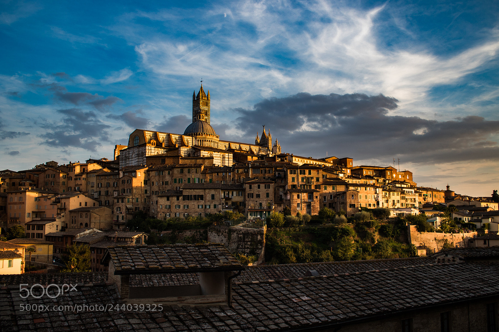 Canon EOS 7D Mark II sample photo. Sunset in siena photography