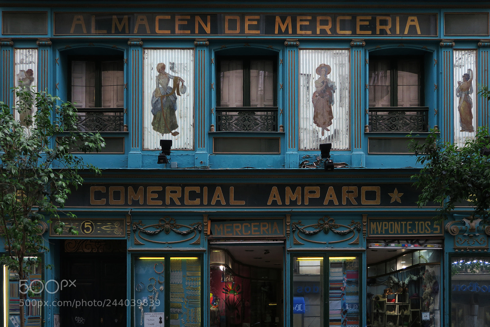Canon PowerShot G7 X sample photo. Haberdashery shop, madrid photography